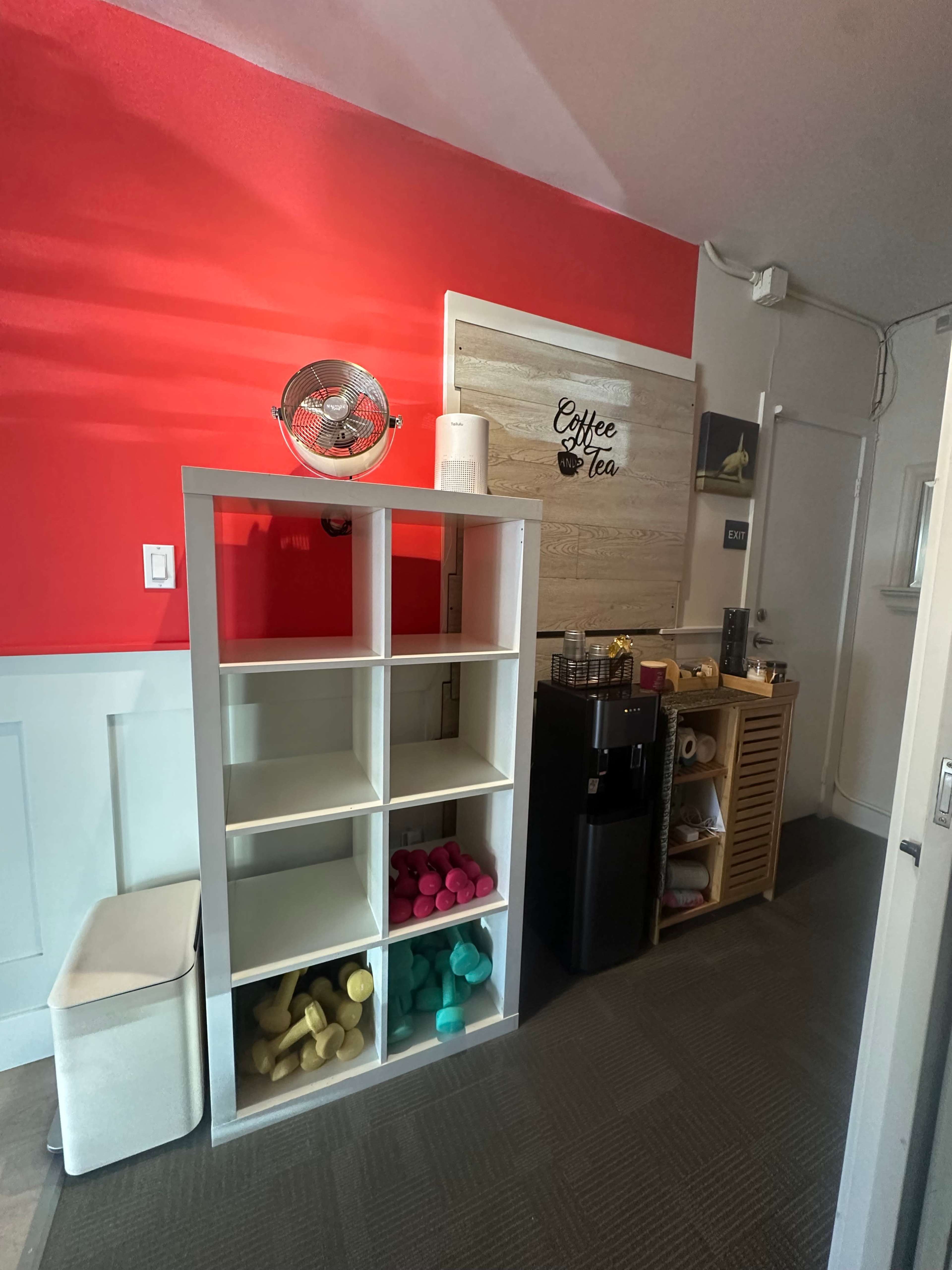 Cozy and Bright  Studio Image in Pinole, Pinole, CA