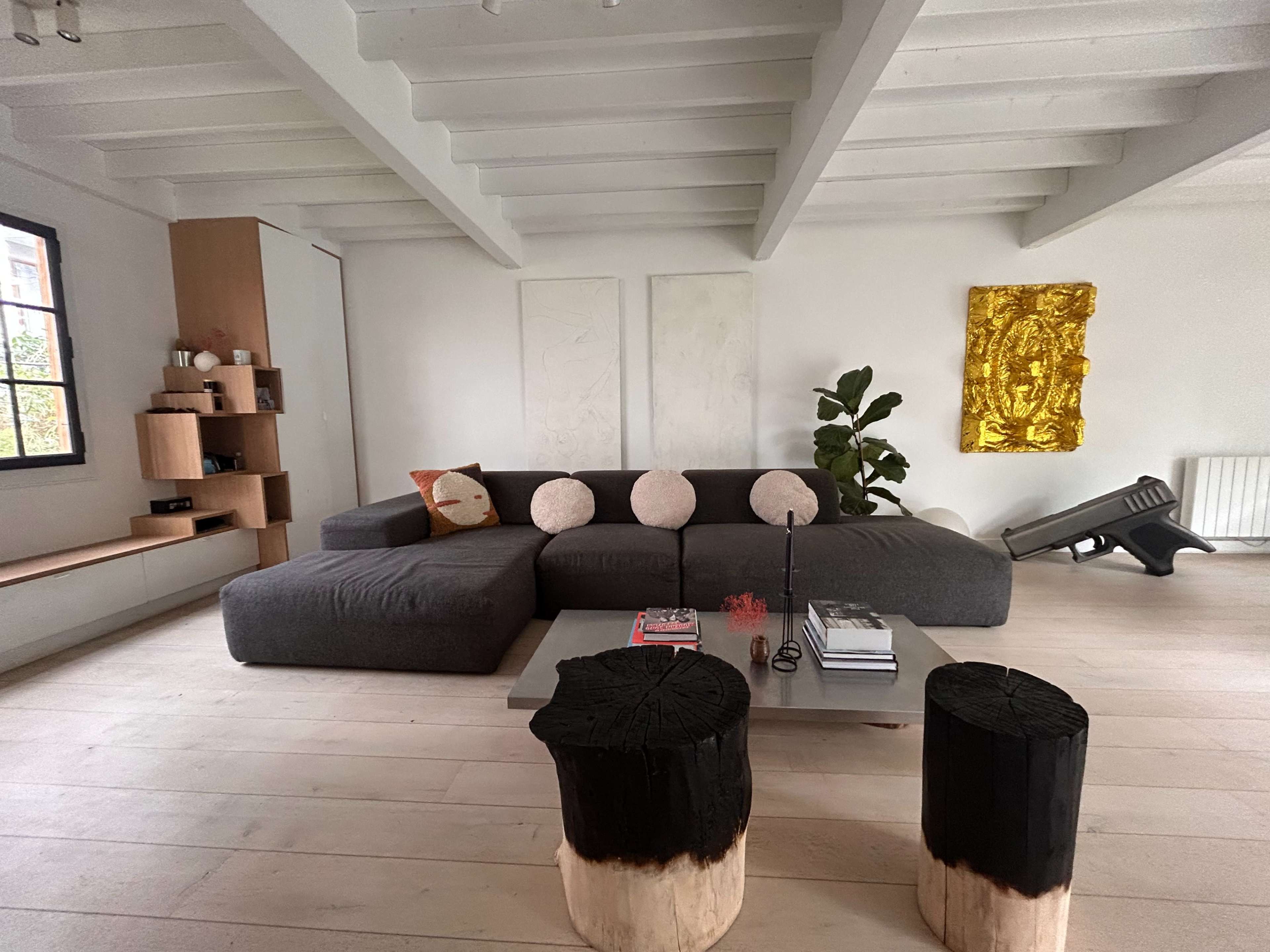 Chalet Parisien Image in Bel-Air Nord, Paris