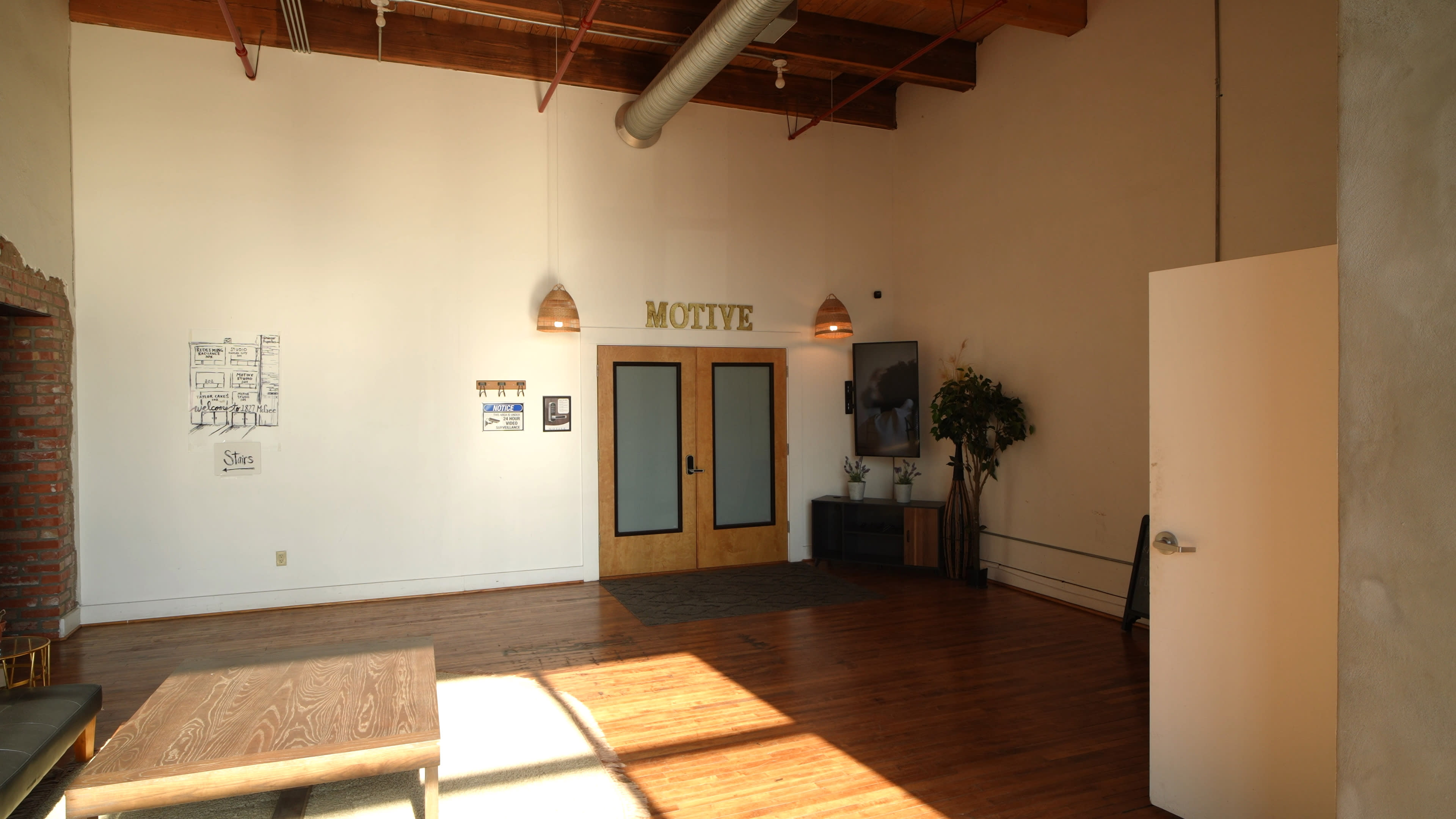 motive-kc-host-your-holiday-event-holiday-event-space-now-booking