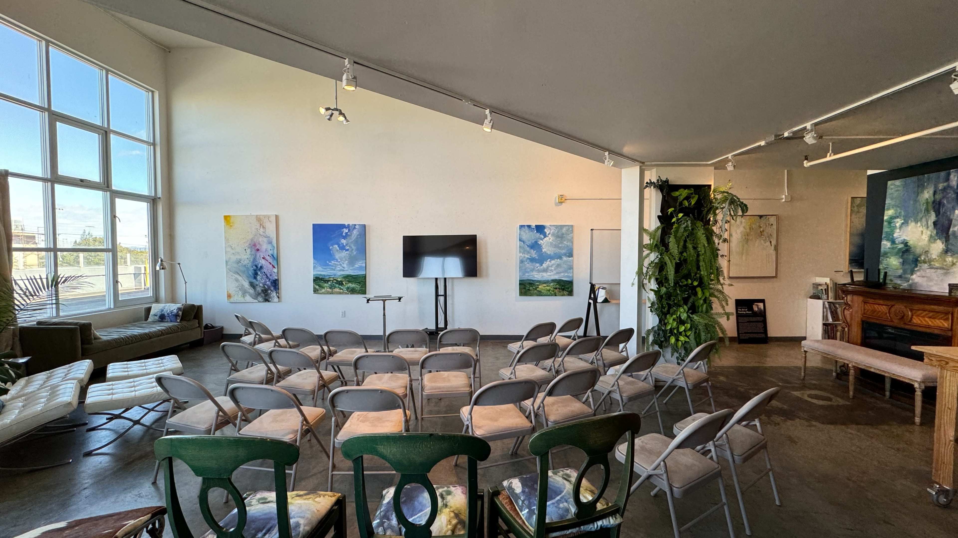 Artist Sky Loft  Penthouse, Spacious Deck, Views Image in Mission District, San Francisco, CA