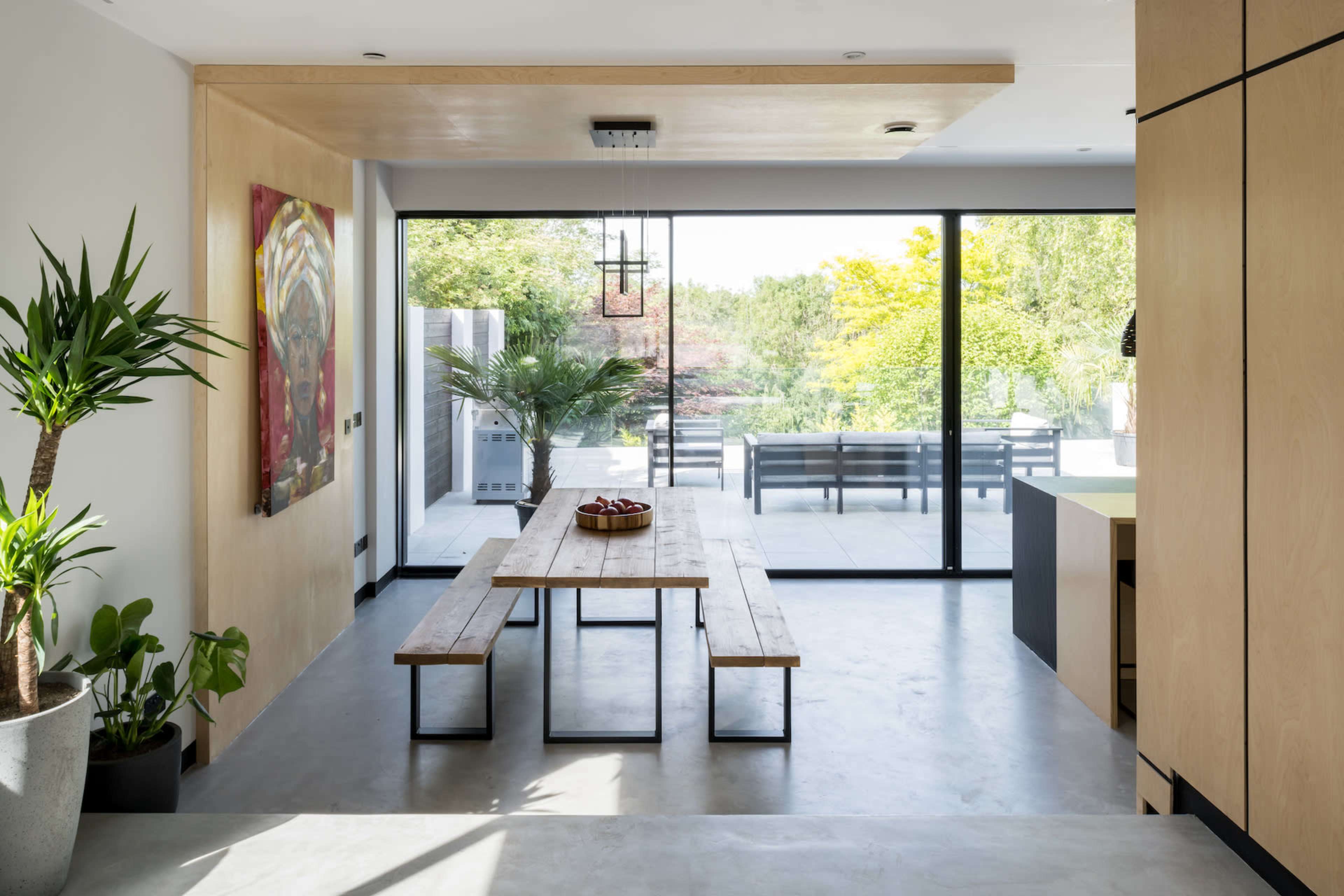 Suburban location, contemporary home Image in Chorleywood, Rickmansworth, ENG