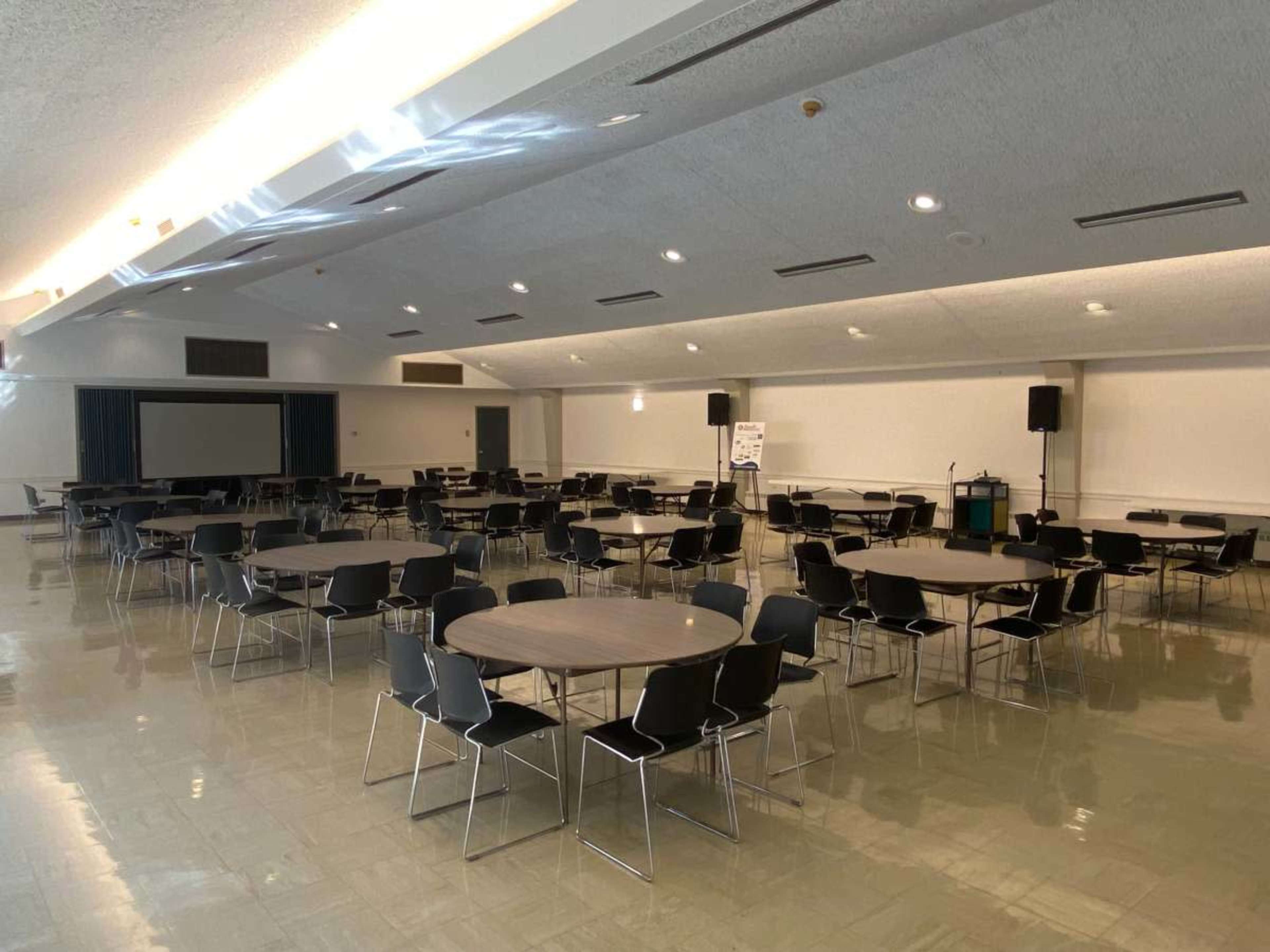 Suburban customizable event space Image in Maine Township, Park Ridge, IL