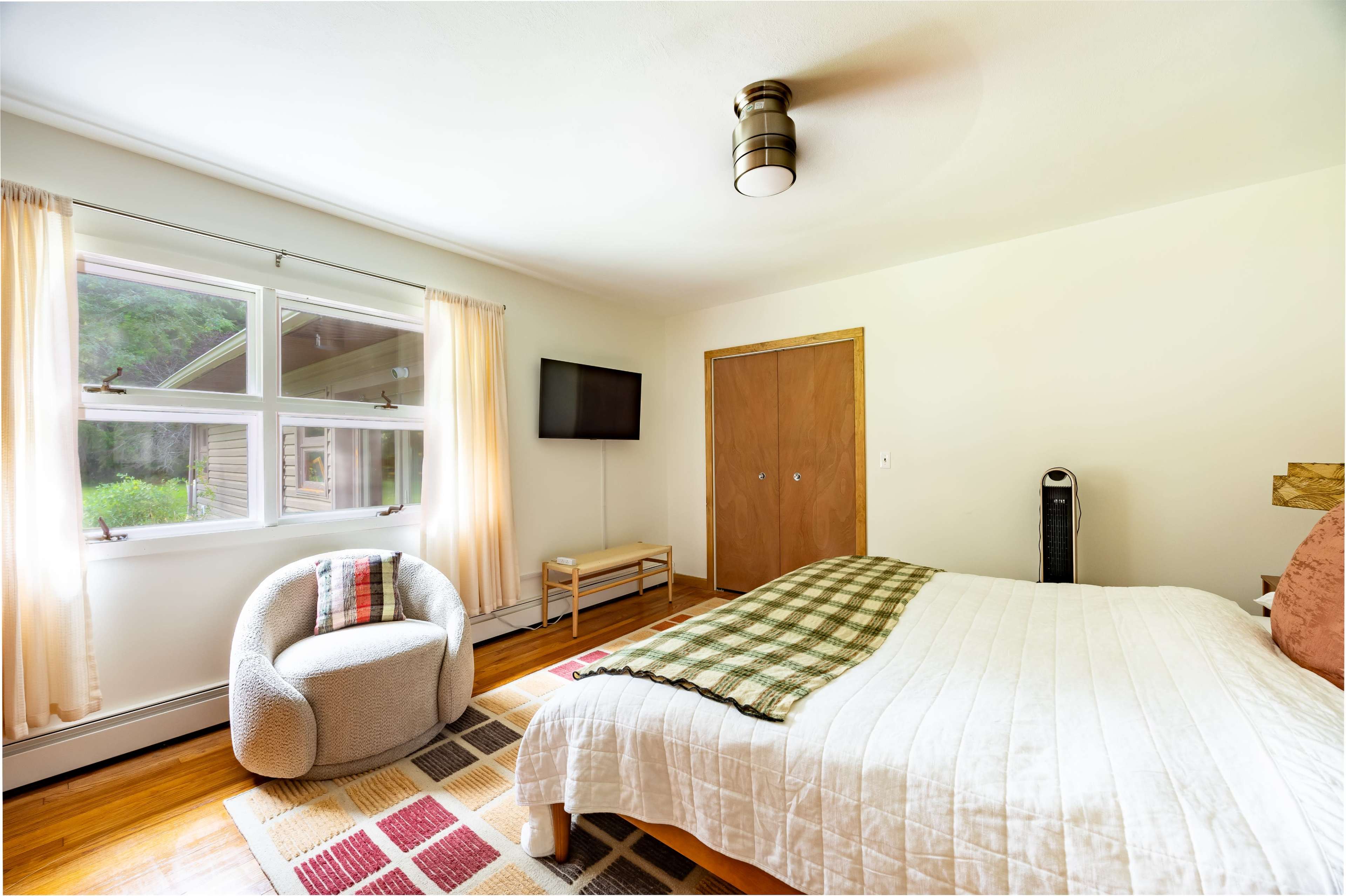 The Mod Cabin Image in Woodstock, Bearsville, NY