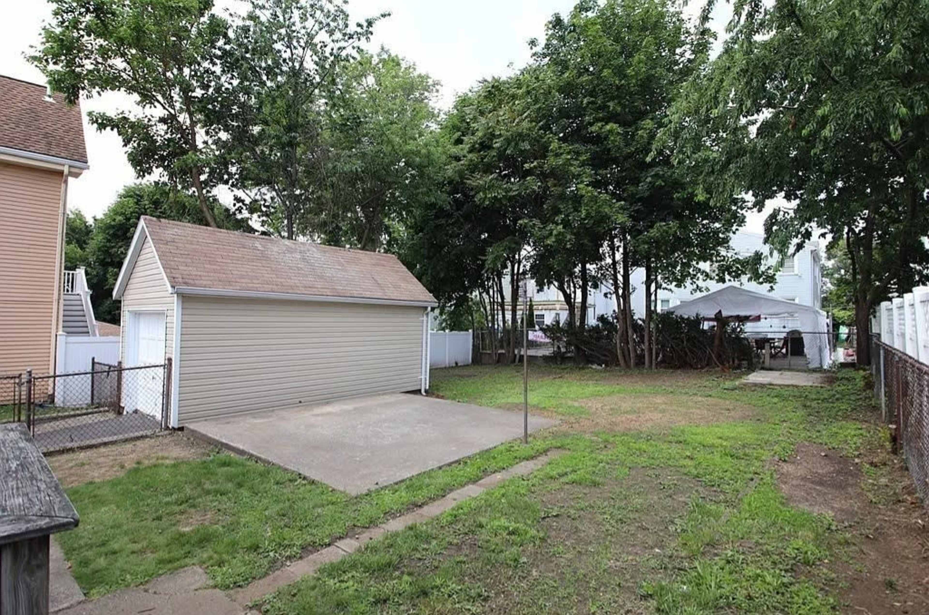 Florence Yard Image in Everett, Everett, MA