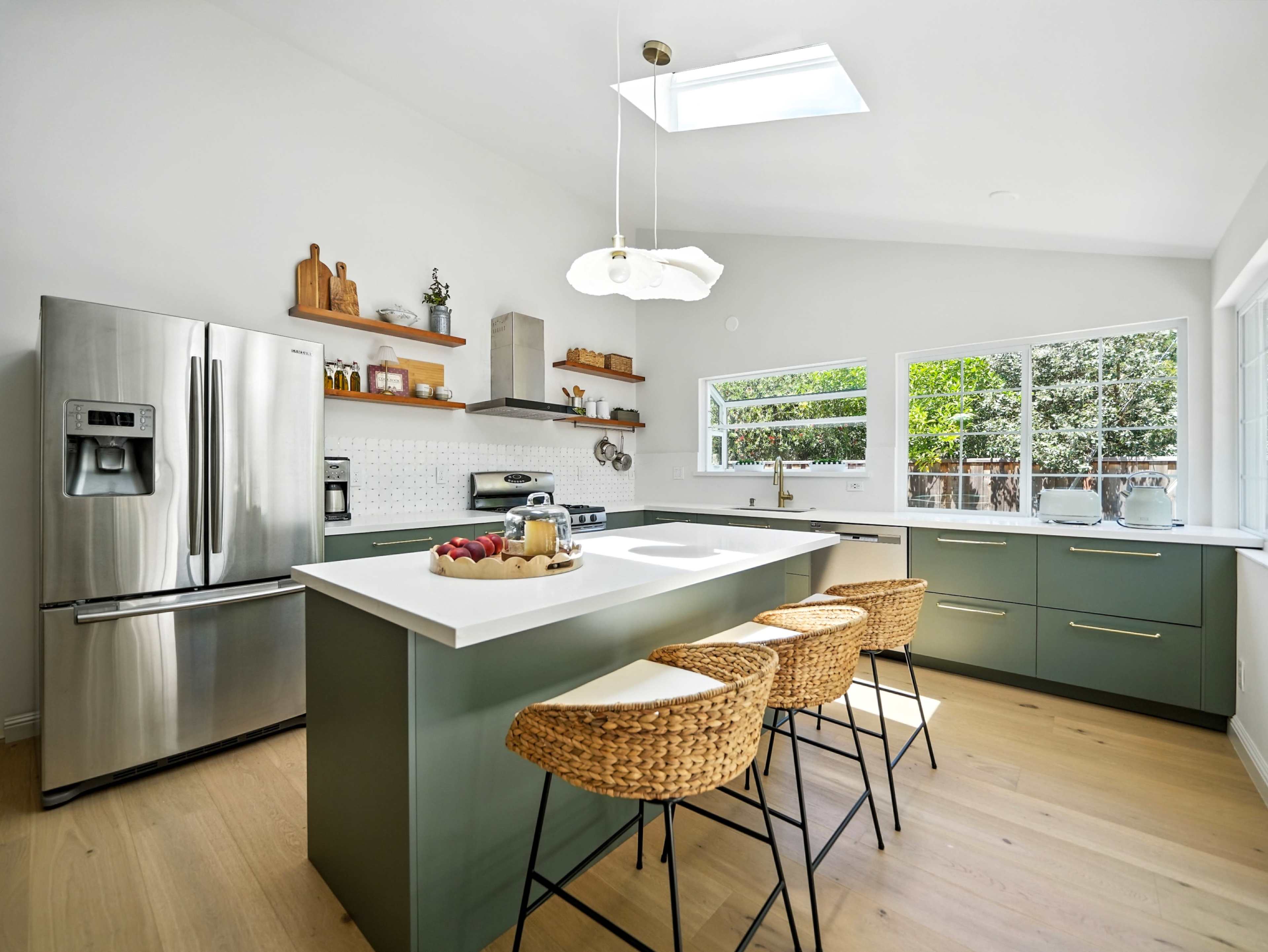 Chic Home Near SF, Celebrating Christmas Spirit Image in Concord, Concord, CA