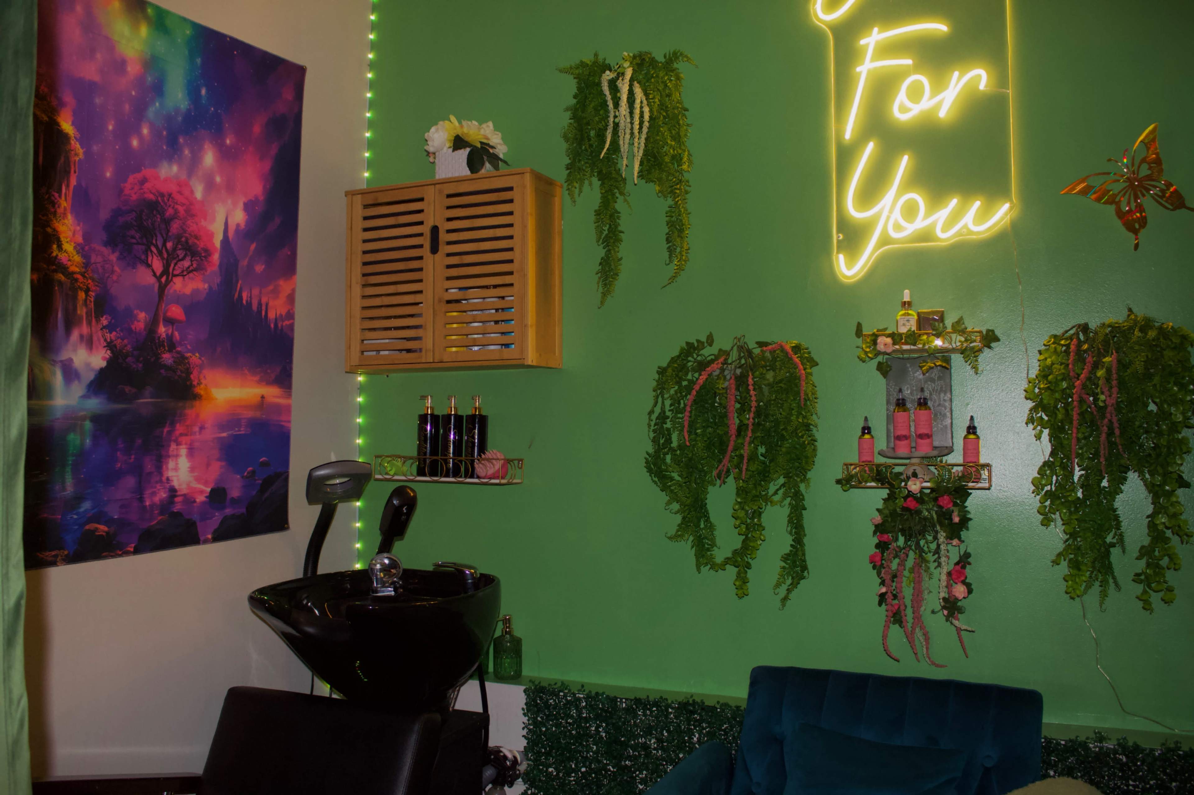 Glam & Self-Care Suite for Makeup, Hair, Esthetician, & Content Creation Image in Catonsville, Catonsville, MD