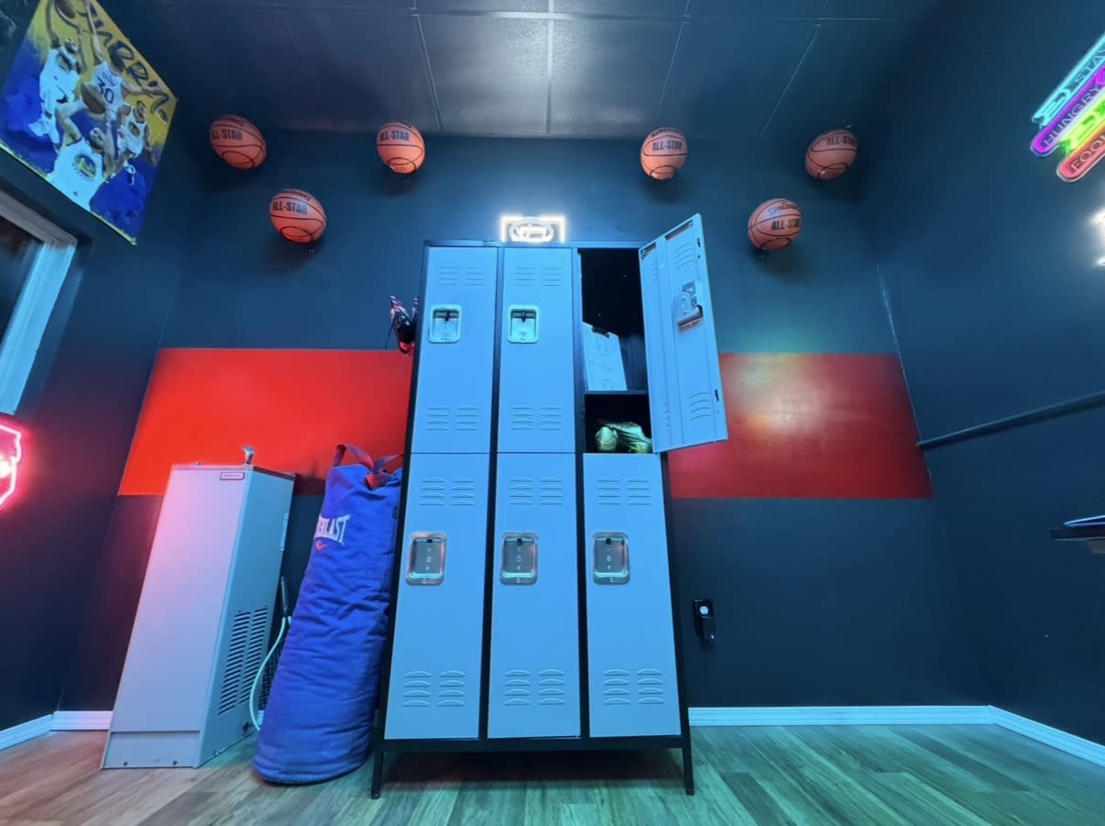 NEW CONTENT STUDIO | Salon | Classroom | Gun Range | Money Wall + More (Smoking Allowed) Image in , Houston, TX