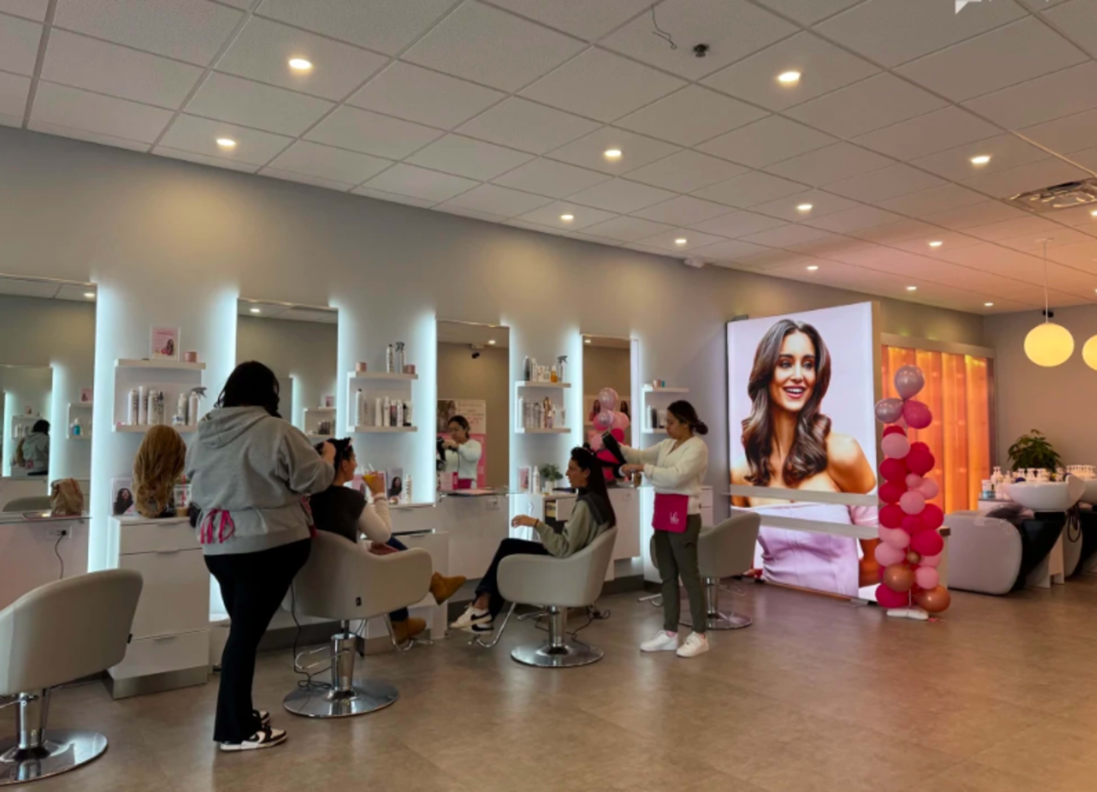 Chic Urban Beauty Studio with Modern Glam Vibes – Perfect for Events & Photoshoots Image in Orange Township, Lewis Center, OH
