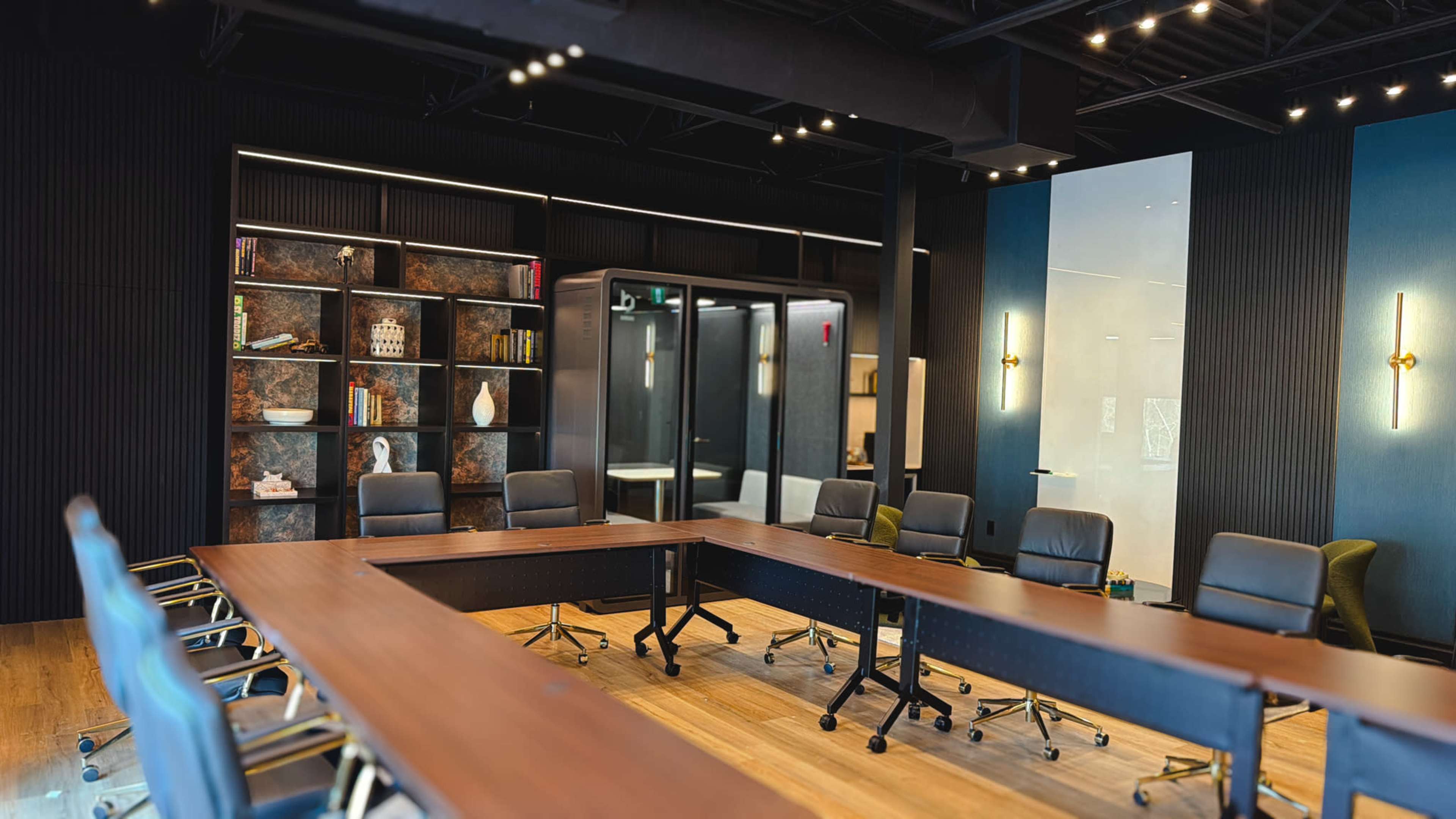 Luxury Private Meeting Room in Oakville Image in Oakville, Oakville, ON