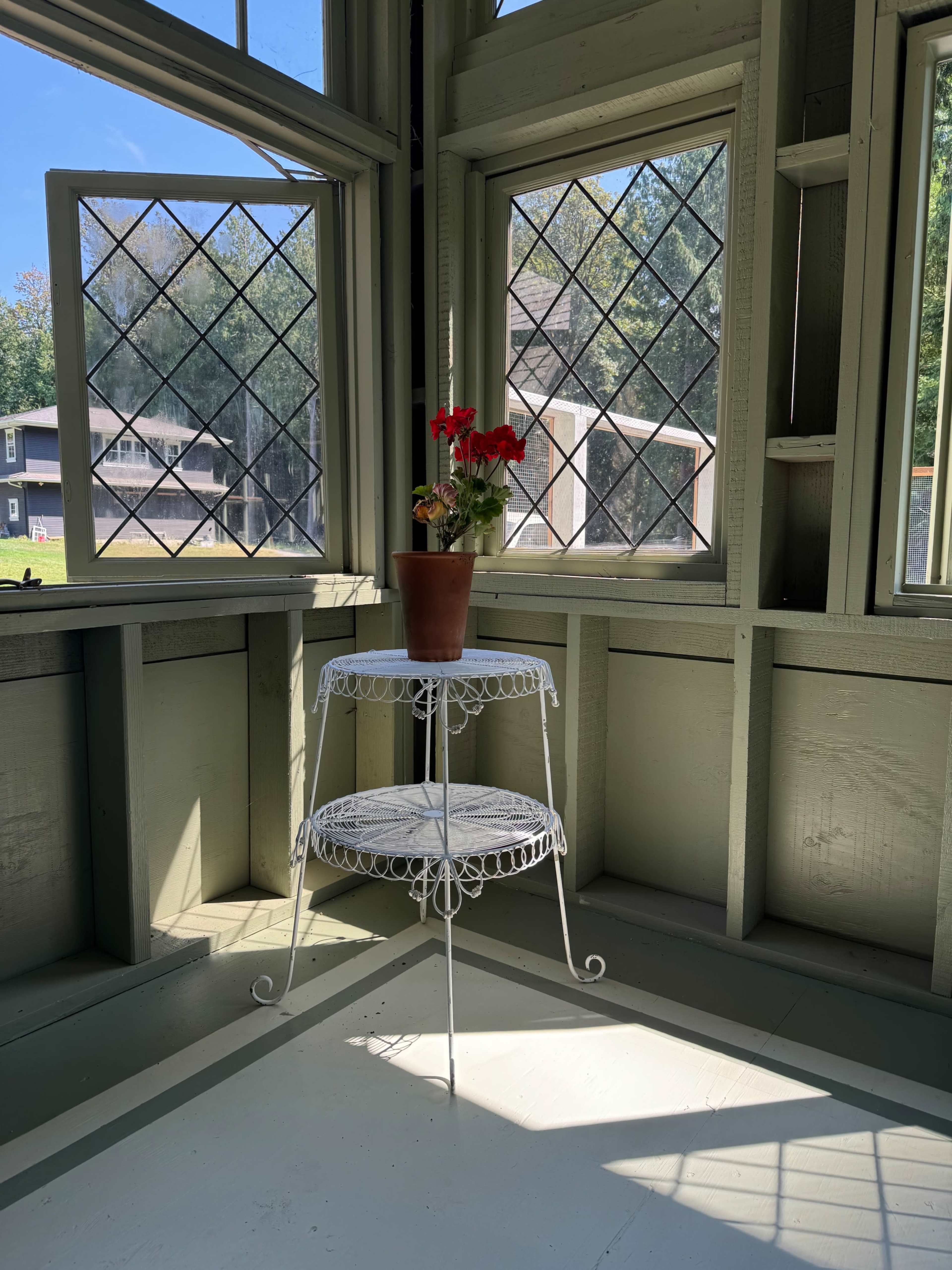 Charming Greenhouse with Garden Image in Kayak Point, Stanwood, WA