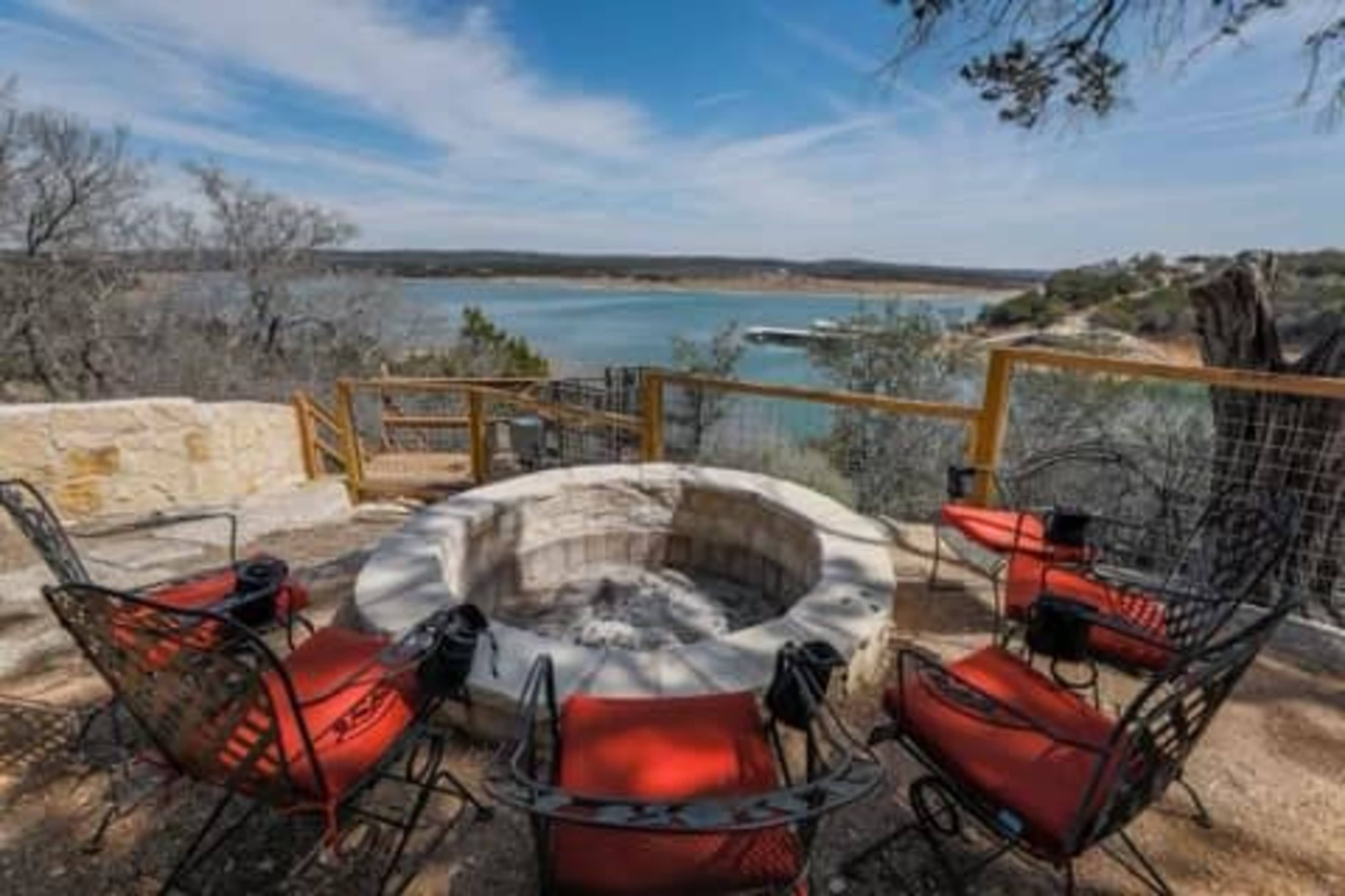 Rustic Lake-Side Lodge Image in , SPICEWOOD, TX