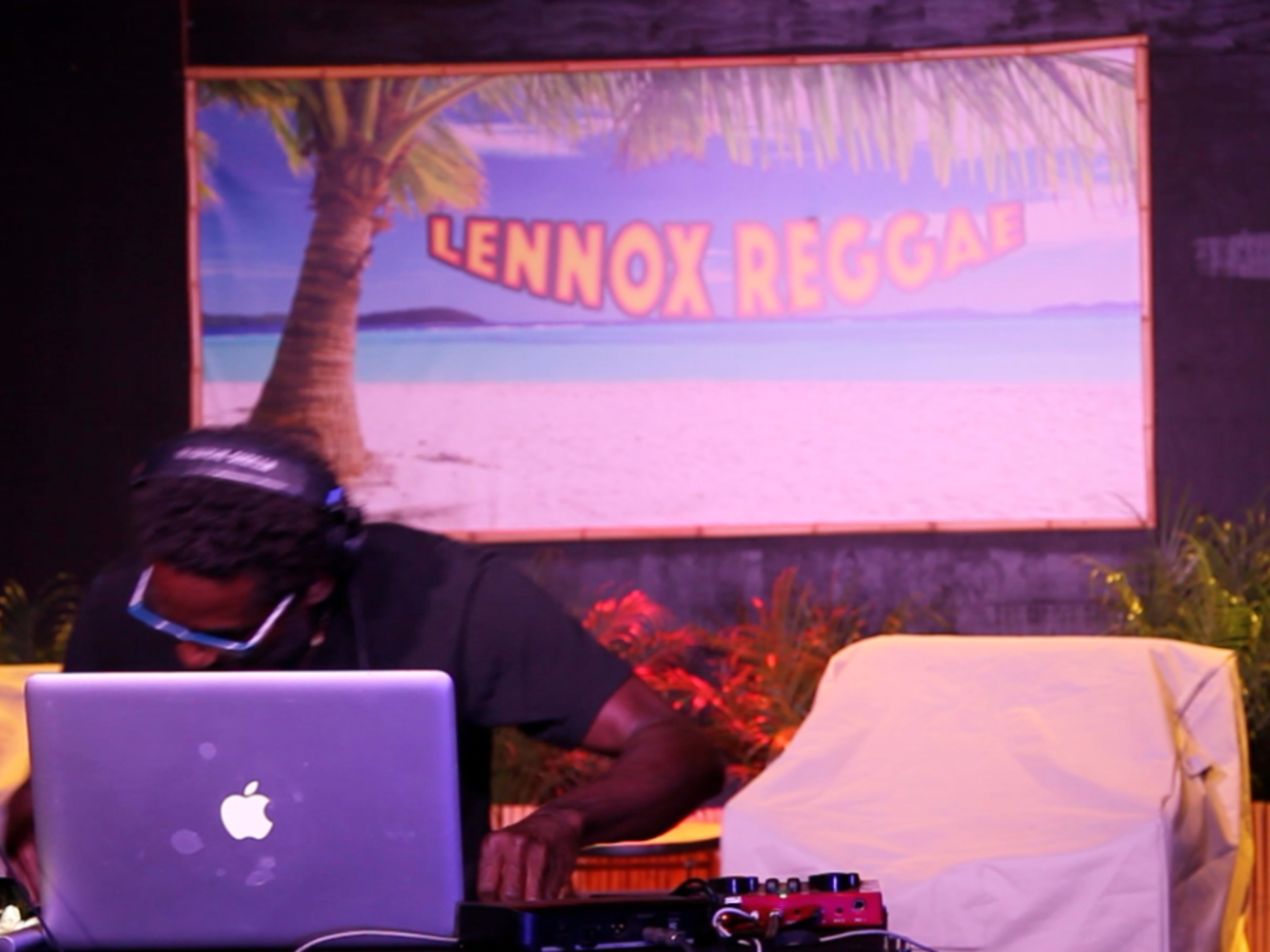 DJ LennoxB600
