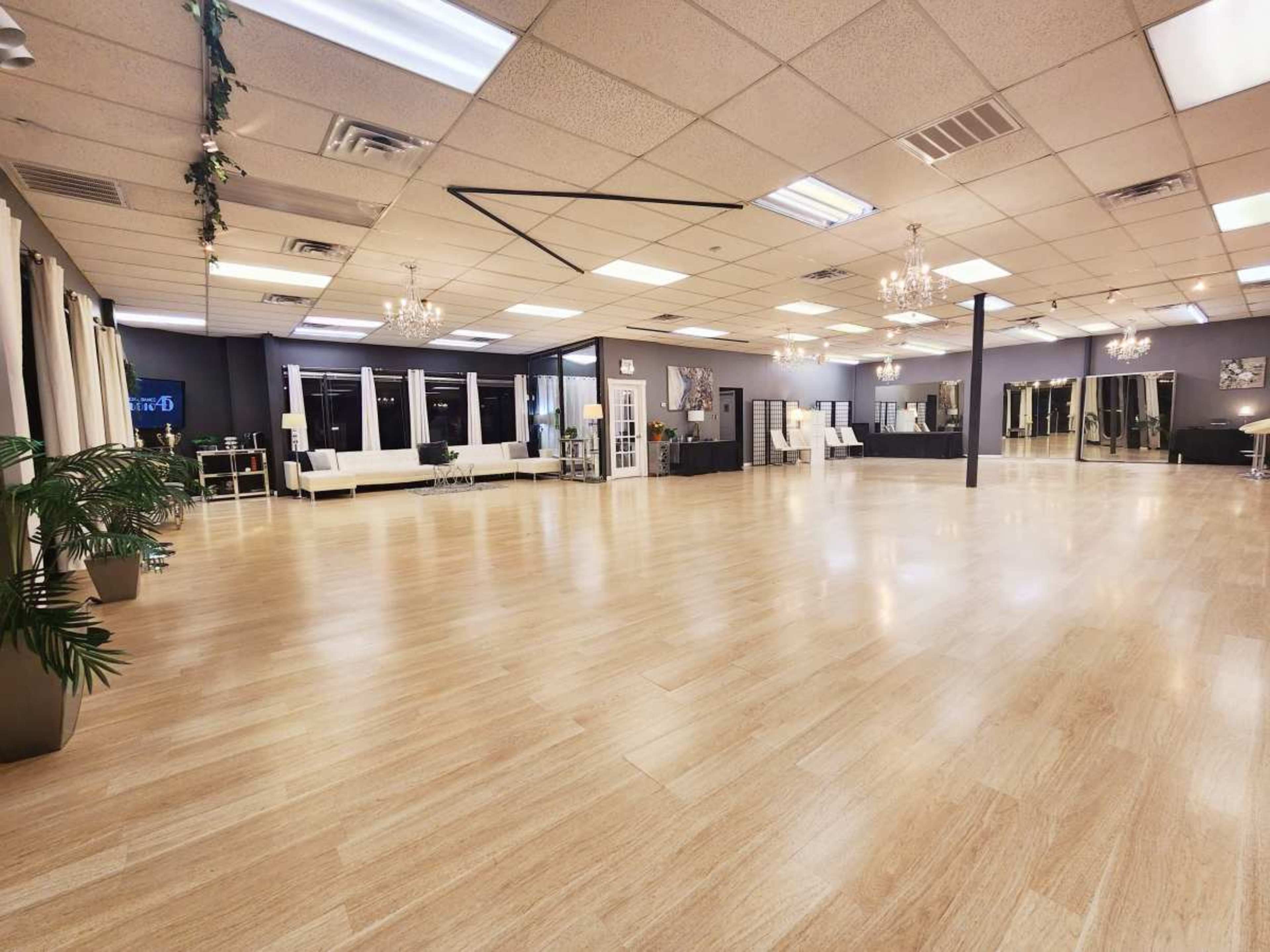 Elegant & Inviting Dance Studio Near The Woodlands, Just Off the Highway Image in Houston, Spring, TX