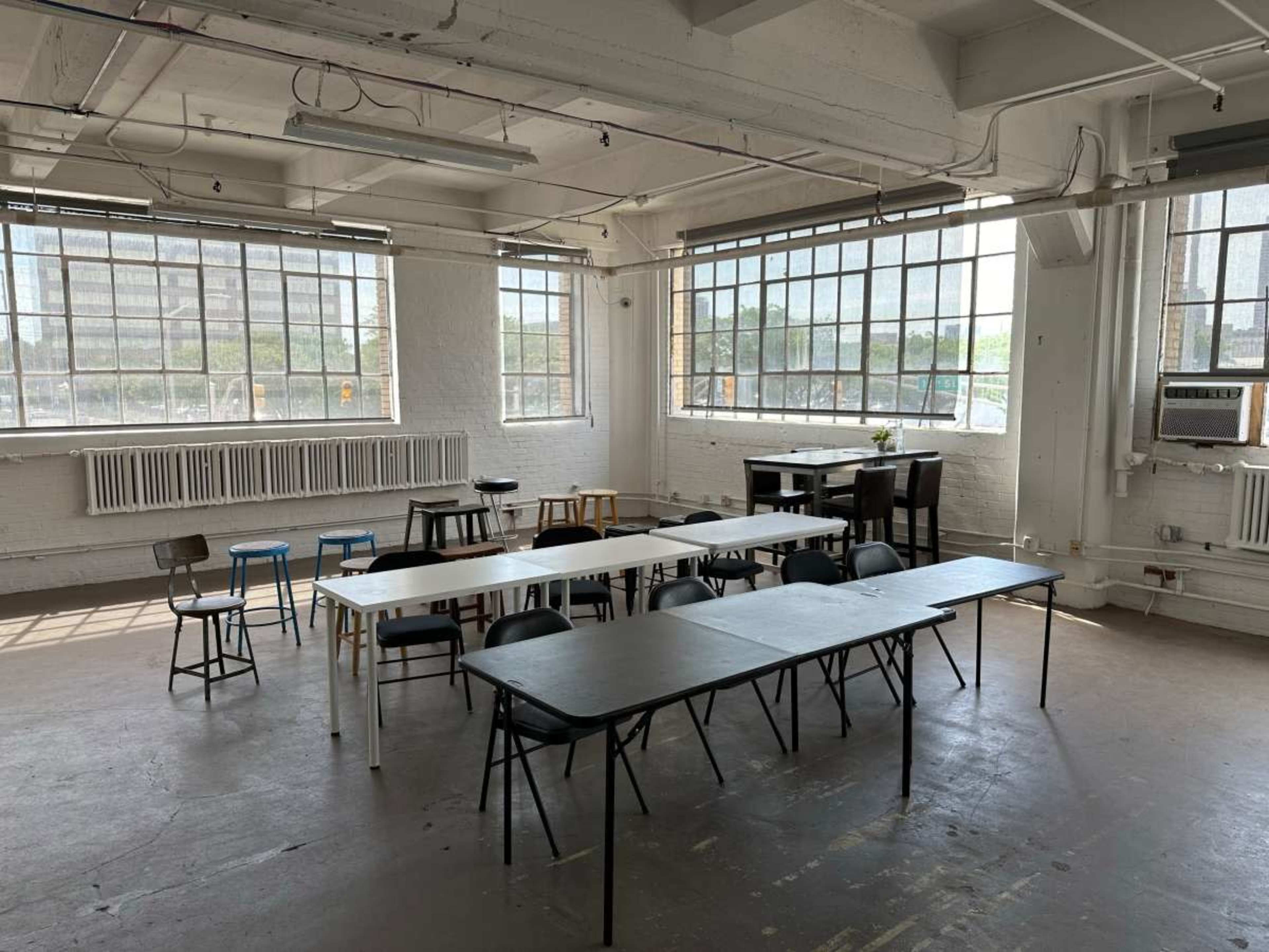 1800+ sq/ft Photo Studio Downtown Indy with skyline view Image in , Indianapolis, IN