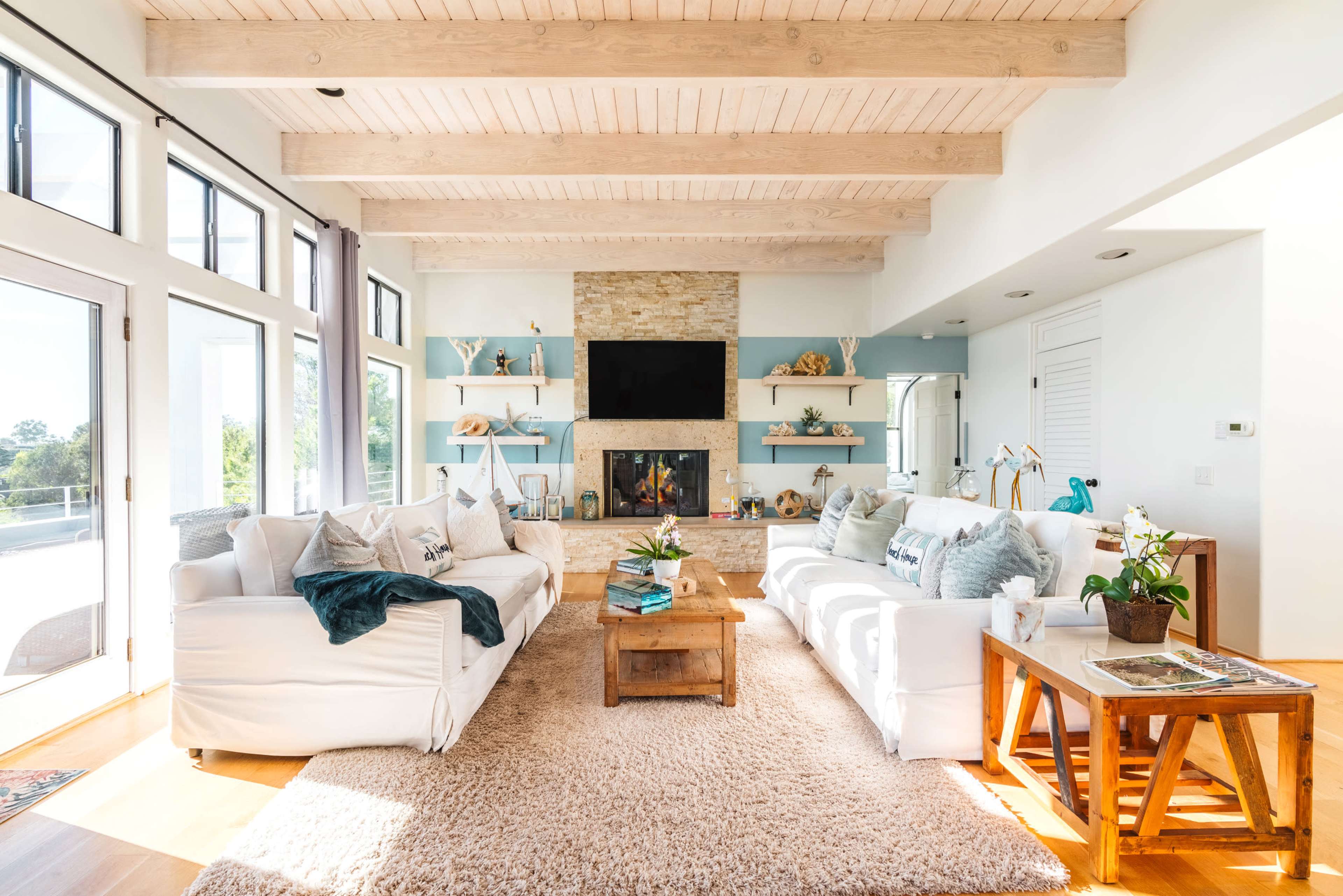 Luxury 3-bd house with ocean views Image in Summerland, Summerland, CA