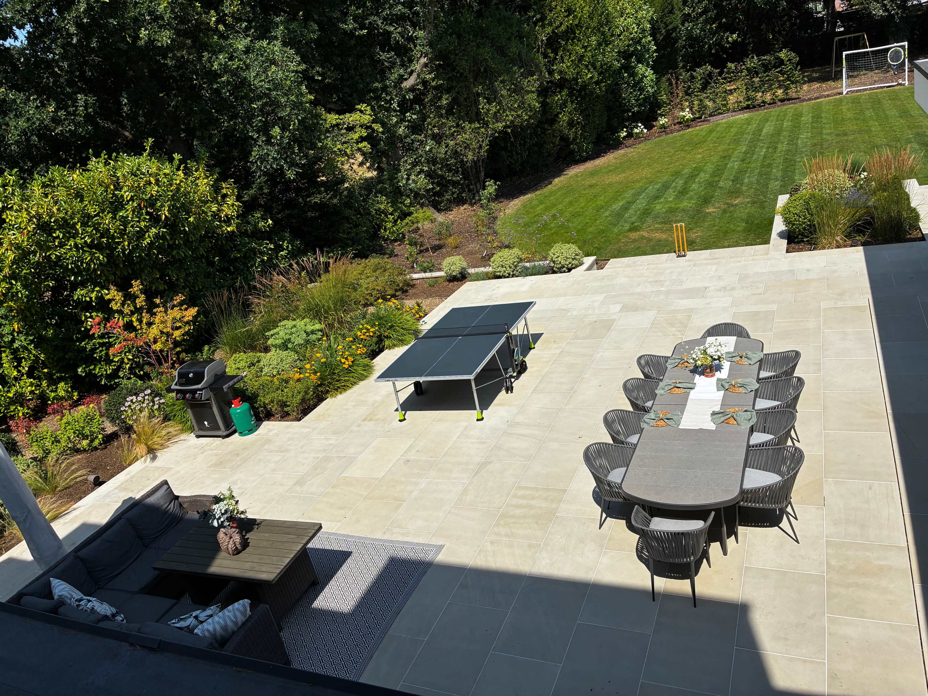 Grand Design Featured Surrey Contemporary House - Excellent light for your photoshoots Image in Esher, Surrey, ENG