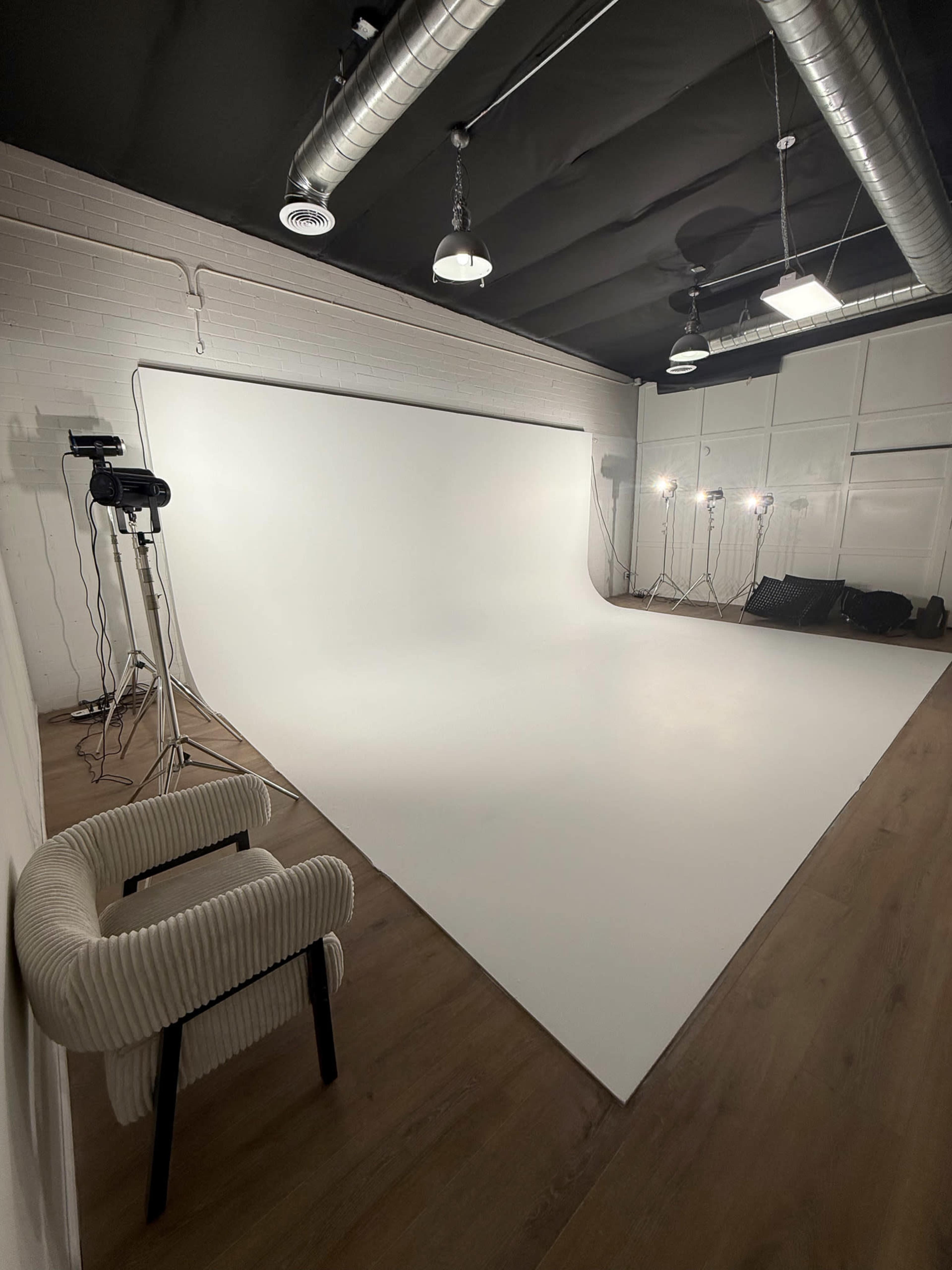 Spacious Industrial Studio w/ Cyc Wall for Photo, Video, & Content Creation Image in Roger Park, Tucson, AZ