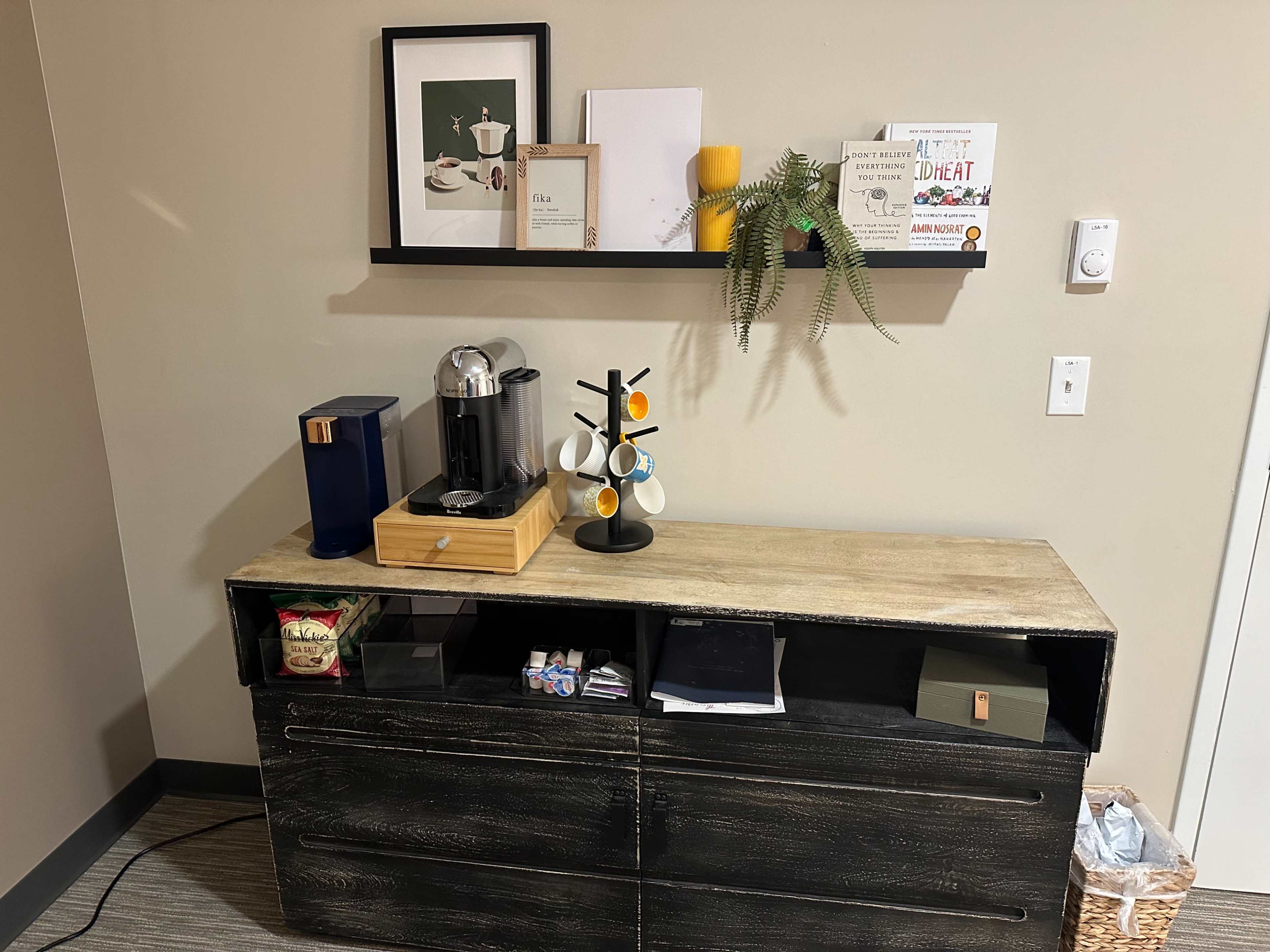Cozy Modern Therapy Office Near I-70 with Coffee Bar + Lounge Vibe Image in Regis, Denver, CO