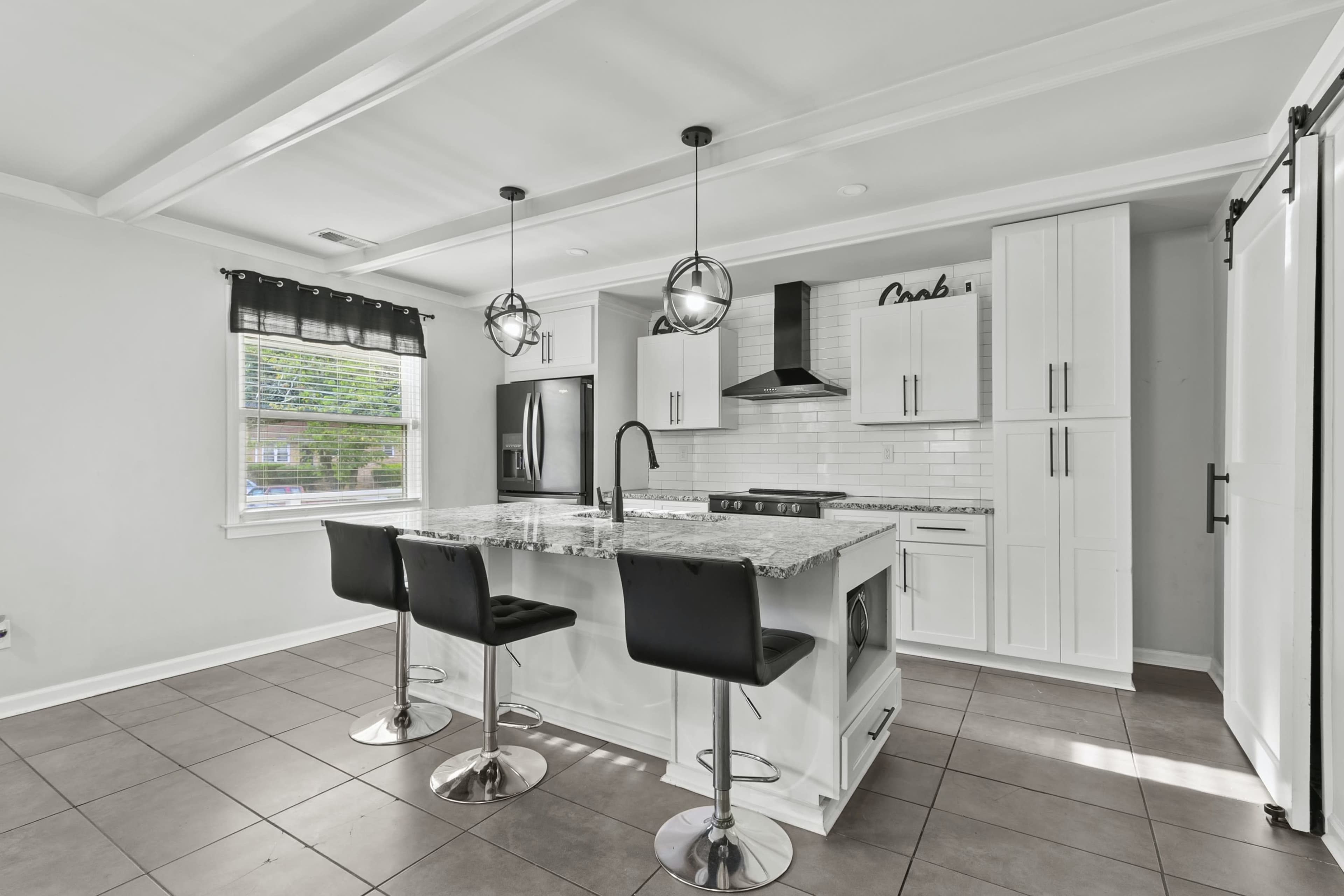 Contemporary Ranch Oasis in Atlanta Image in Grove Park, Atlanta, GA