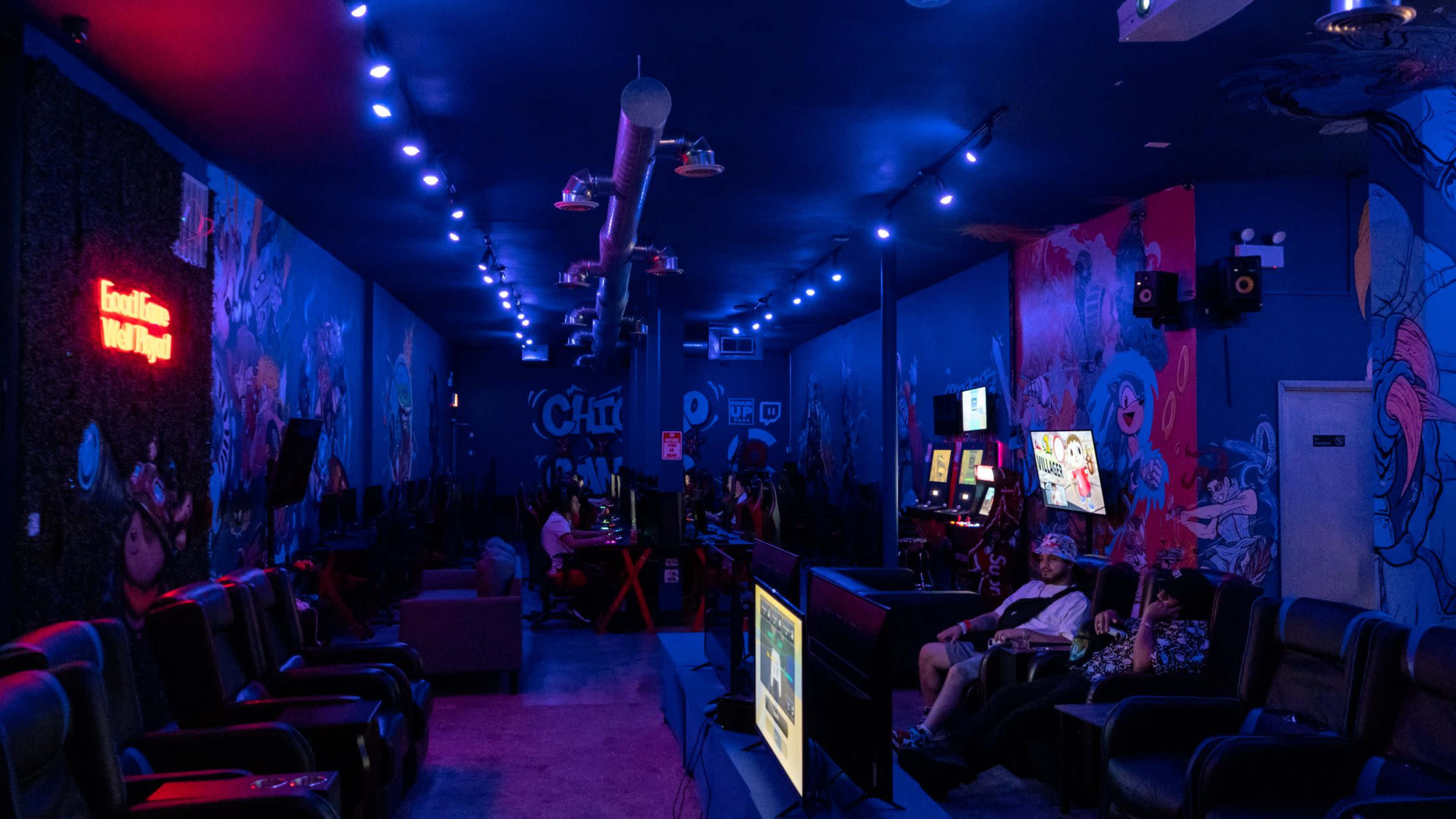 Gaming Lounge with bar Image in Logan Square, CHICAGO, IL