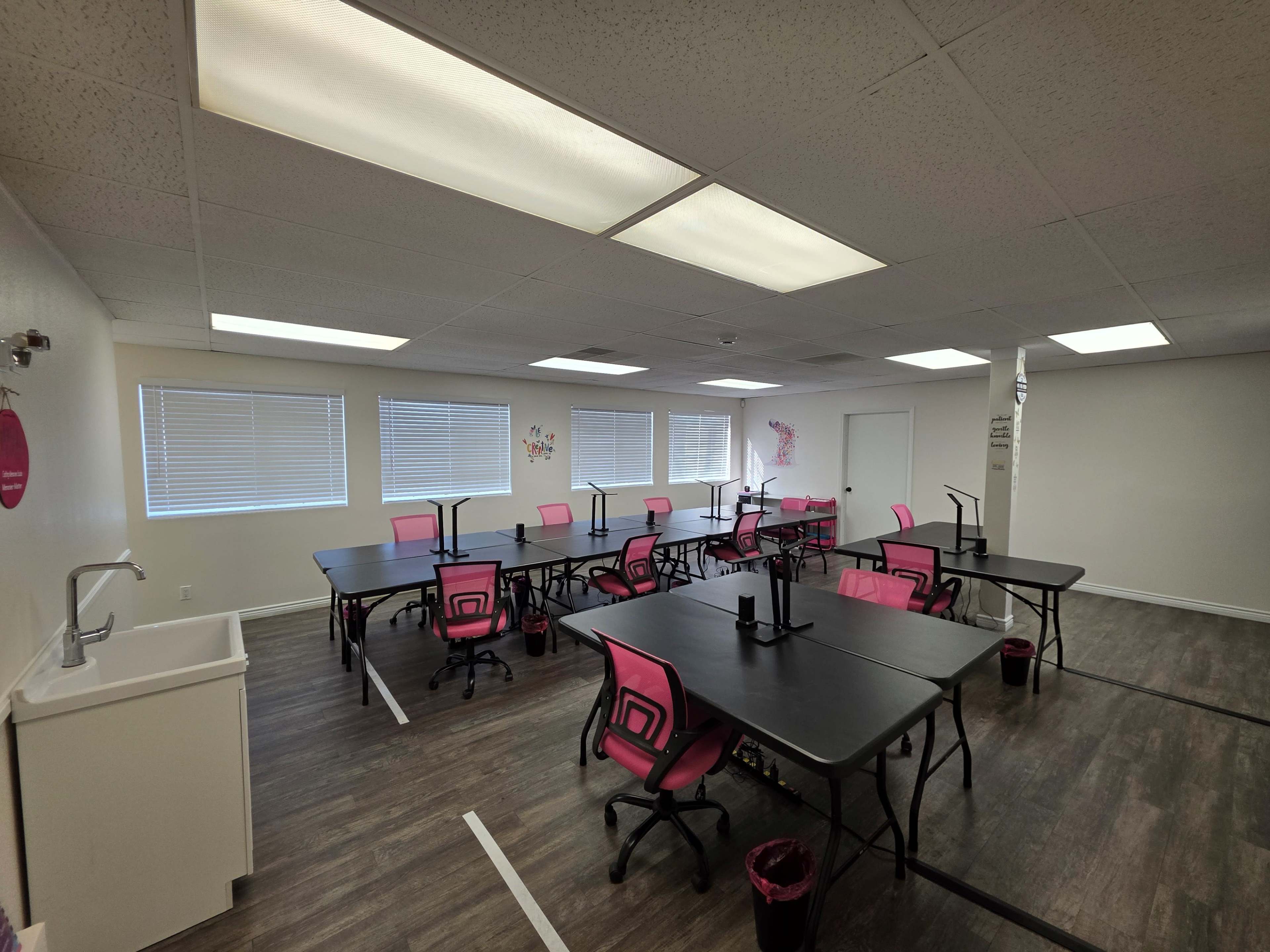 Creative Studio, Workshop, Classroom & Meeting Space Image in Lake Elsinore, Lake Elsinore, CA