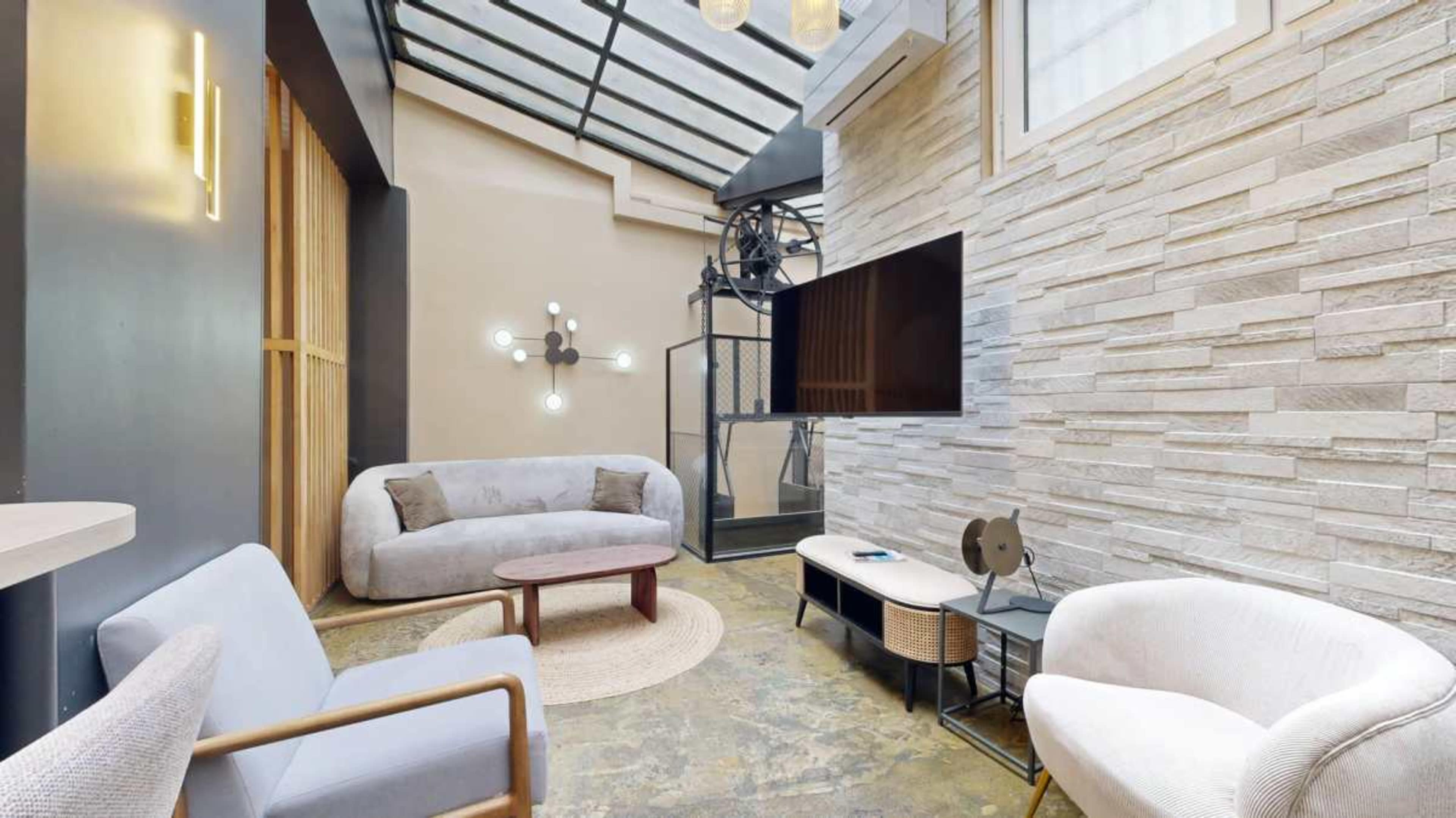 Loft industriel spacieux sous verrière au cœur de Paris Image in Saint-Lambert, Paris