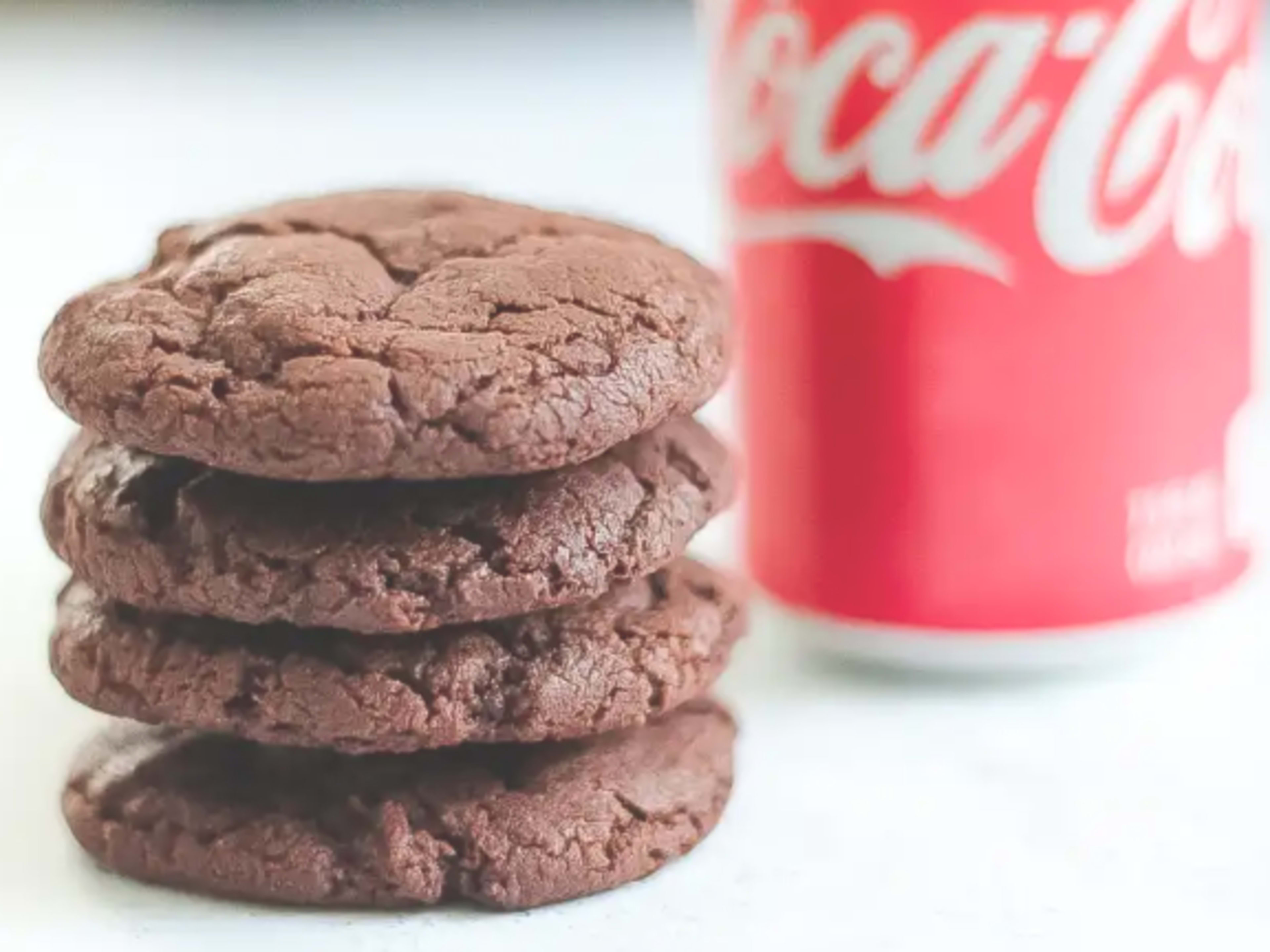 Soft Drinks and cookies
