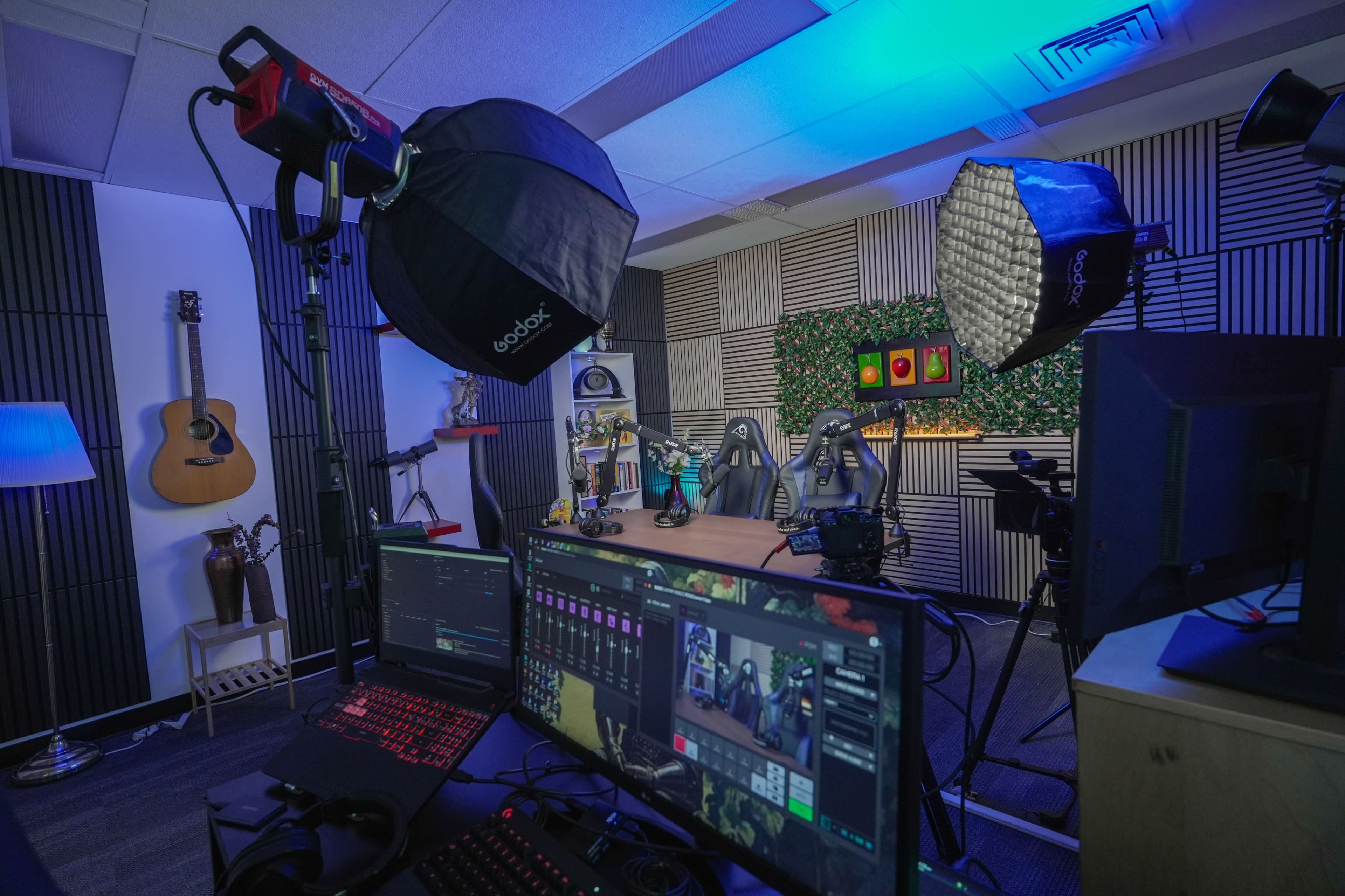 Modern Podcast Studio Near Chinook Mall with Easy Access Image in Alyth/Bonnybrook, Calgary, AB