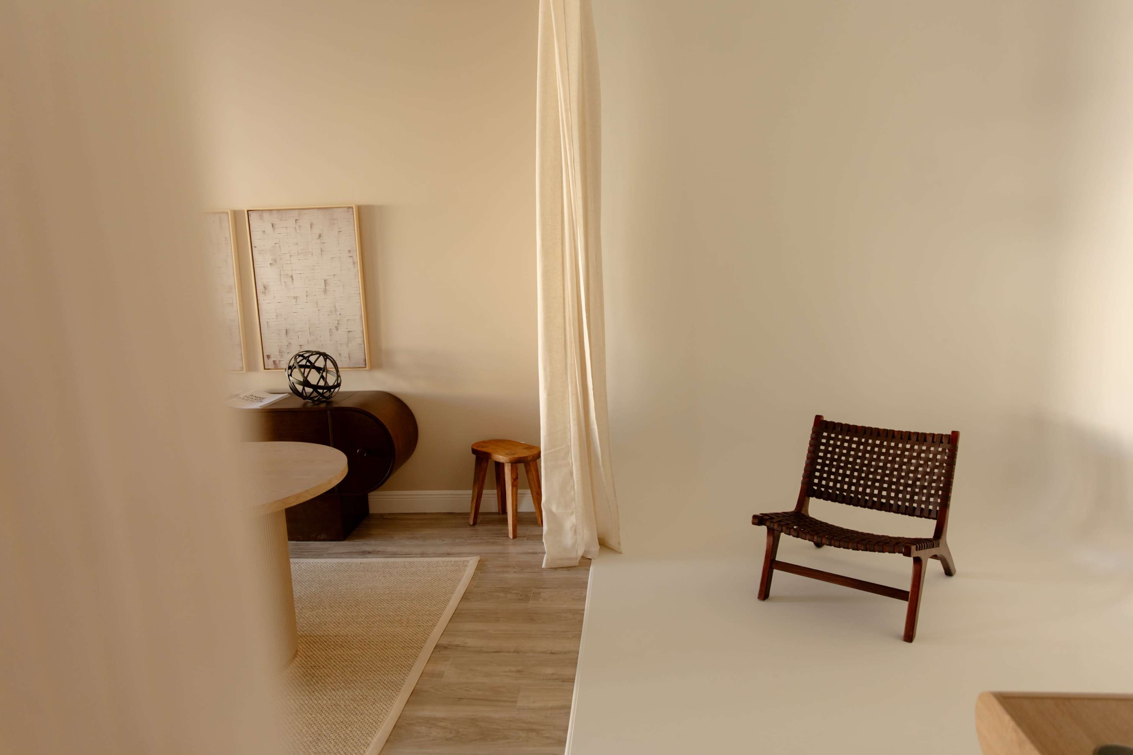 Modern studio space Image in Glenvar Heights, MIAMI, FL