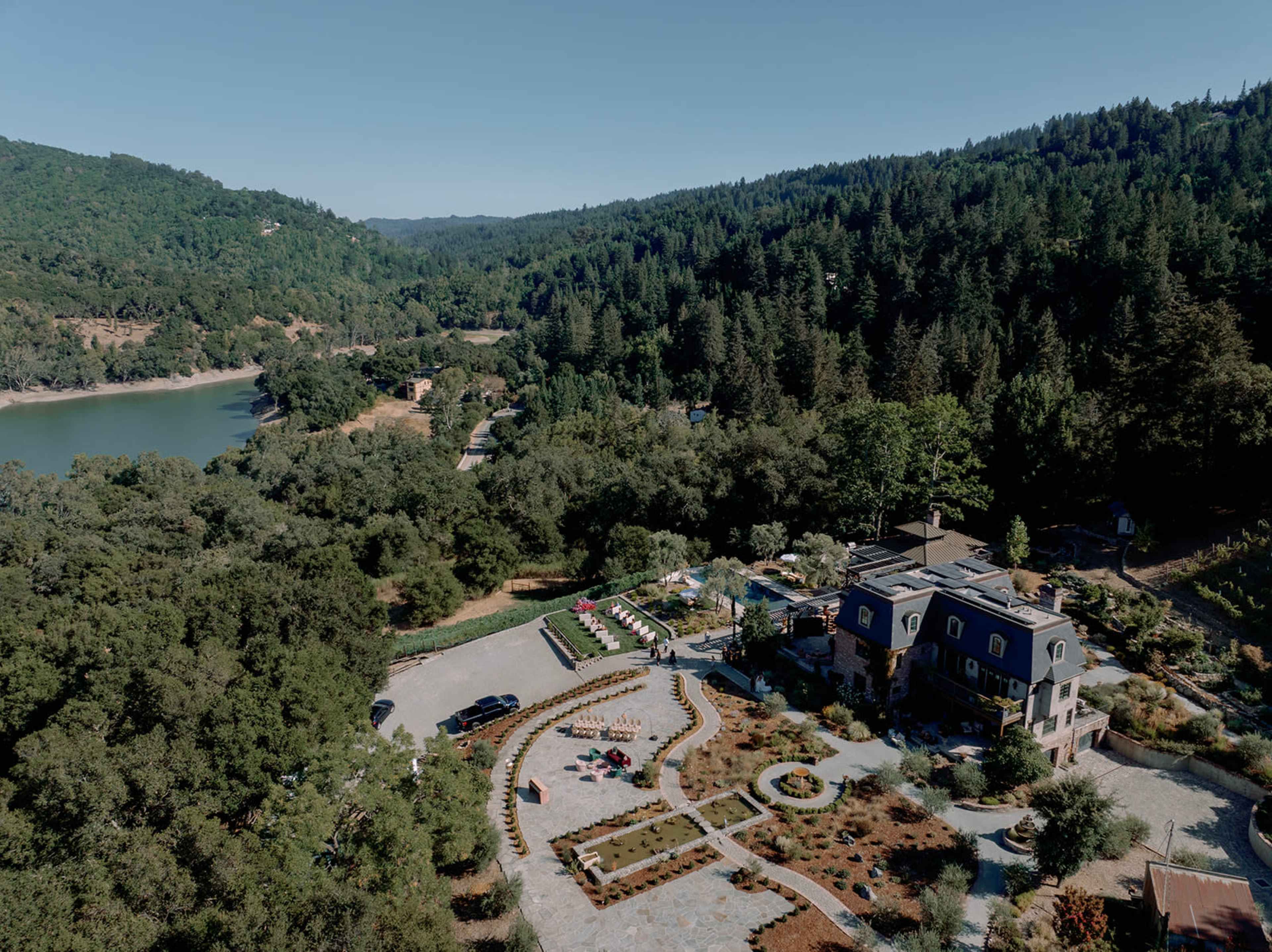 Tuscan-inspired water view estate located minutes from Downtown Los Gatos Image in , Los Gatos, CA