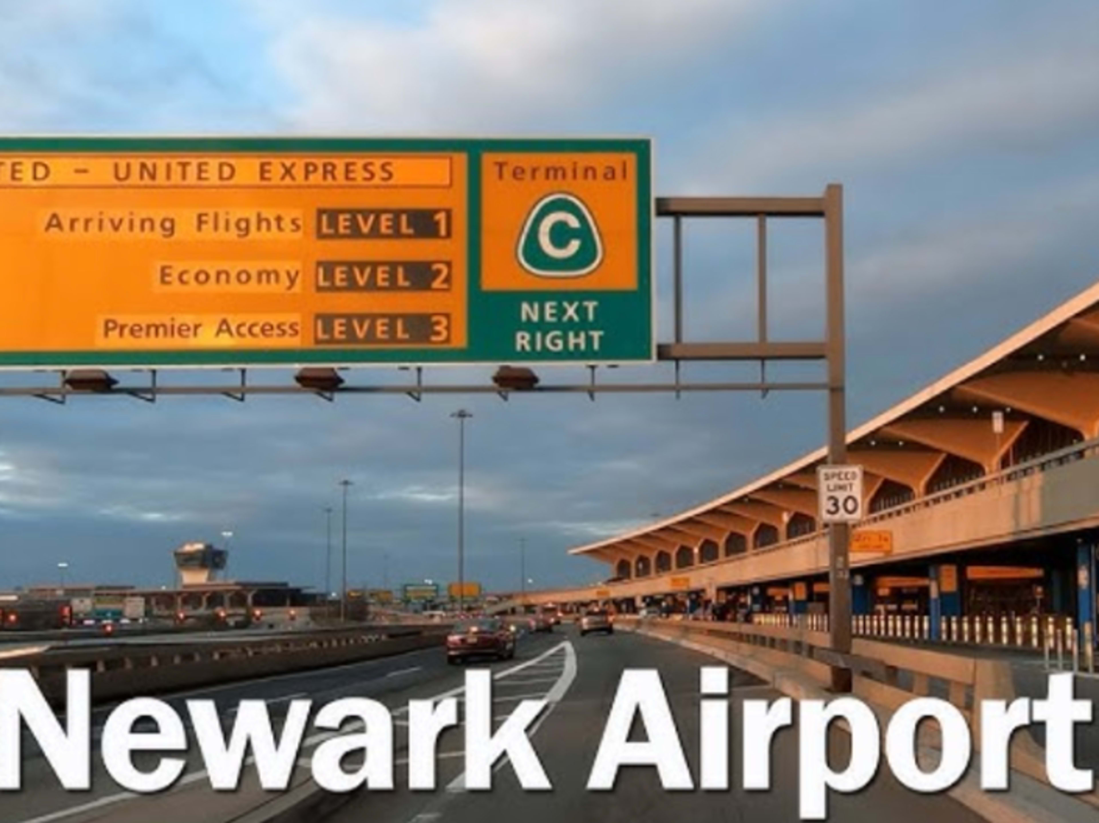 Newark Airport (15 minutes away) Pickup/Drop-off