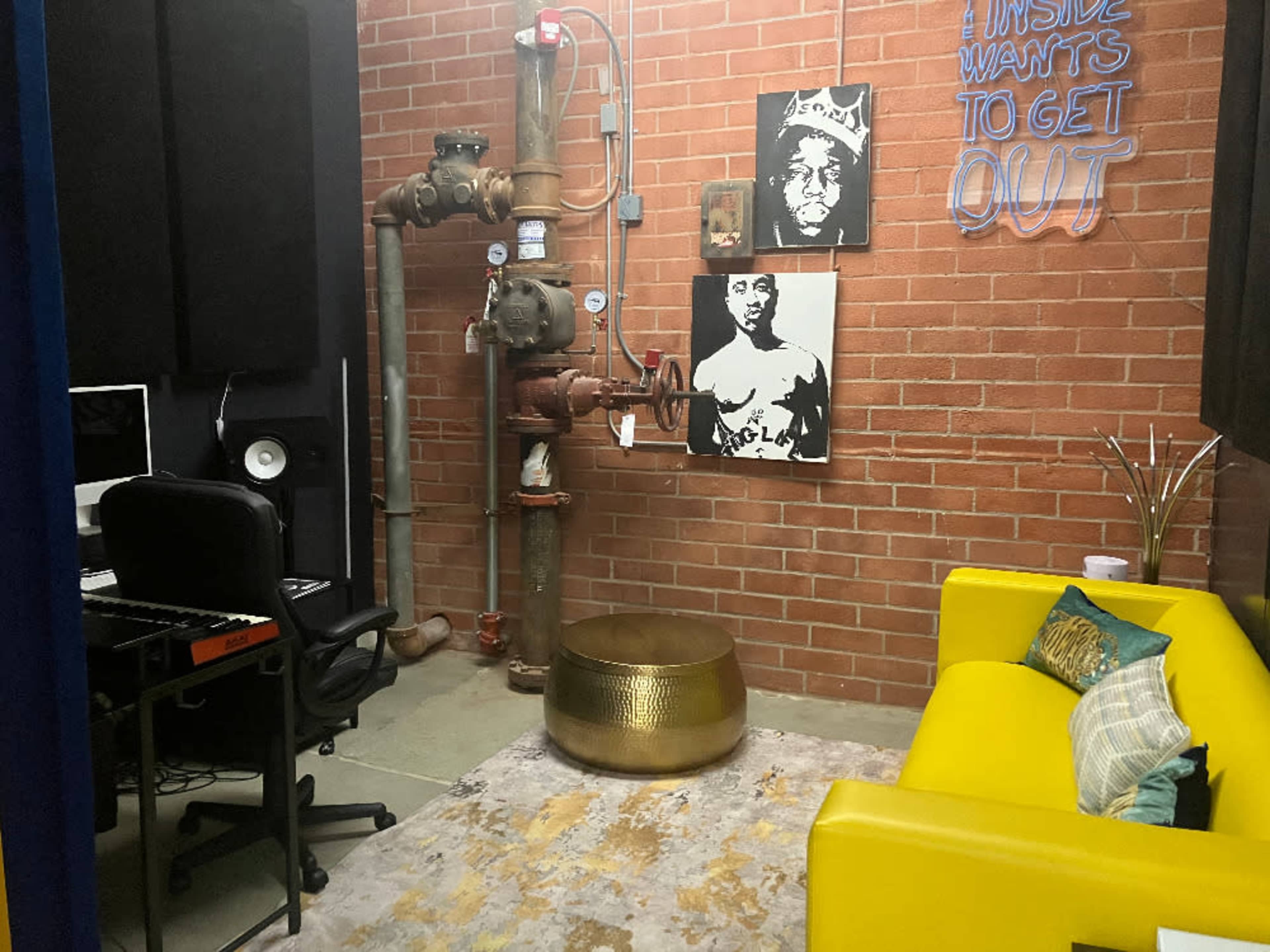 Music/Podcast Recording Studio