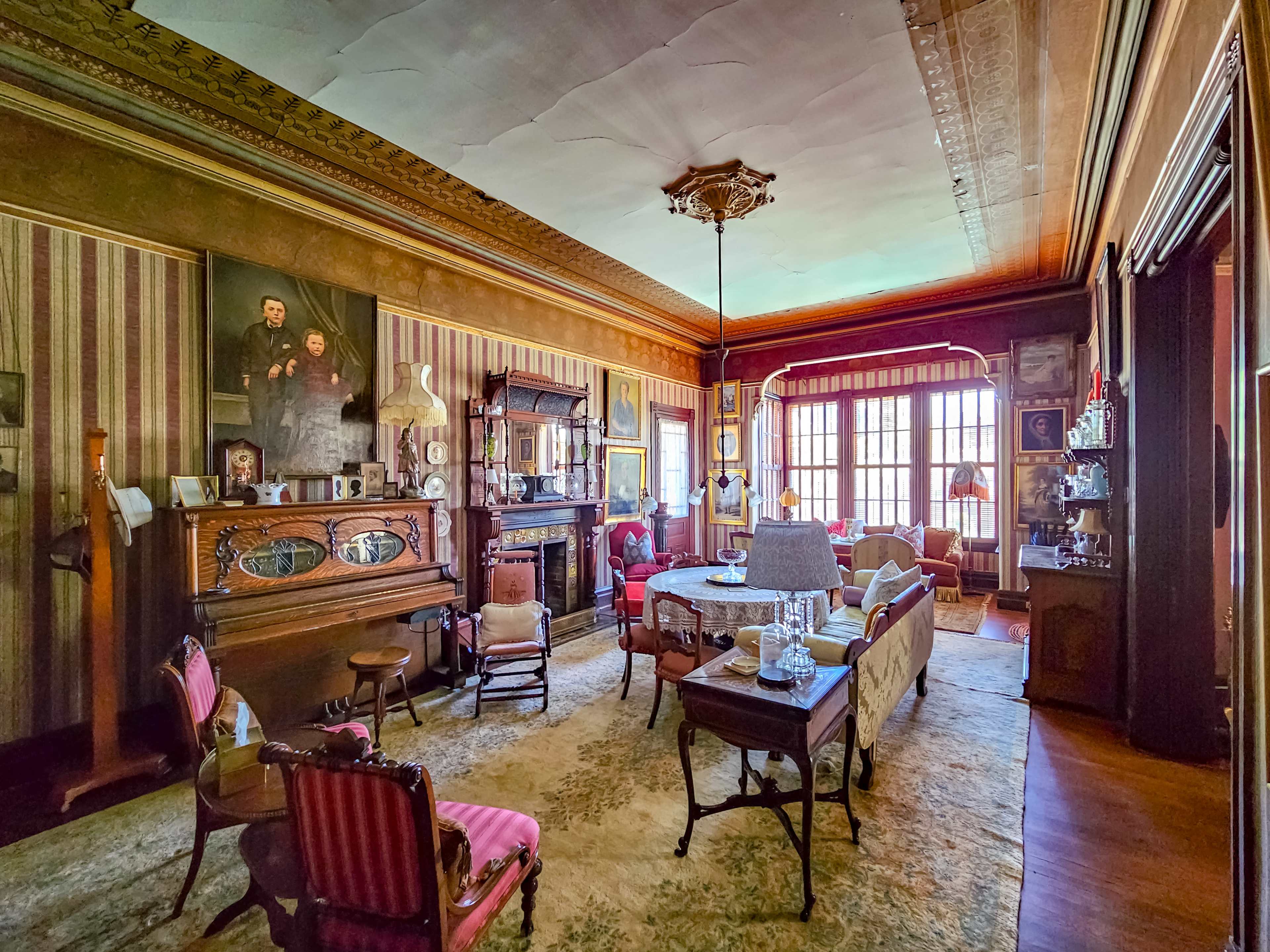 Period Victorian Historic Inn & European Gardens Image in Visalia, Visalia, CA