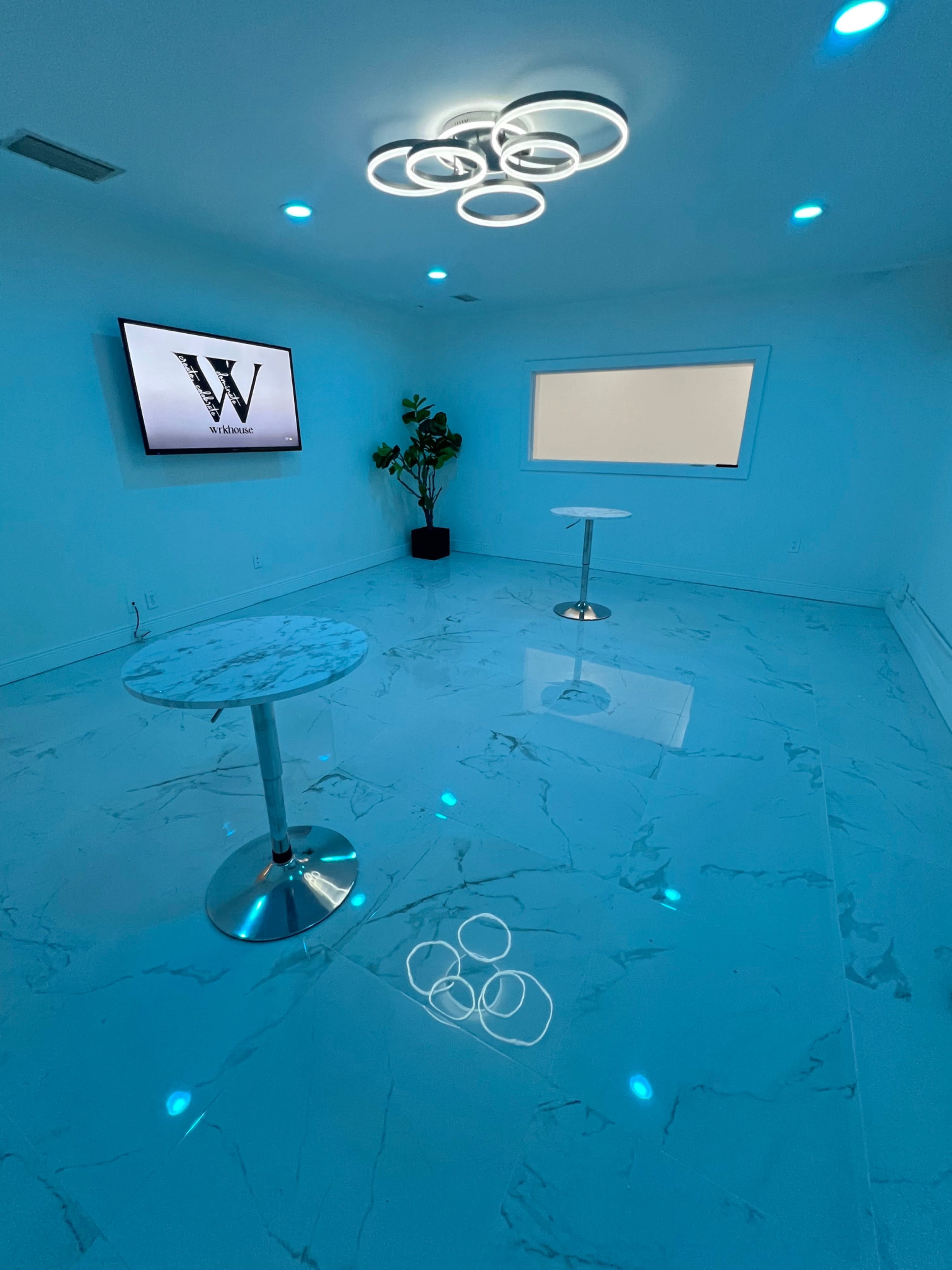 Modern Luxe Blank Canvas Image in Plantation, Plantation, FL