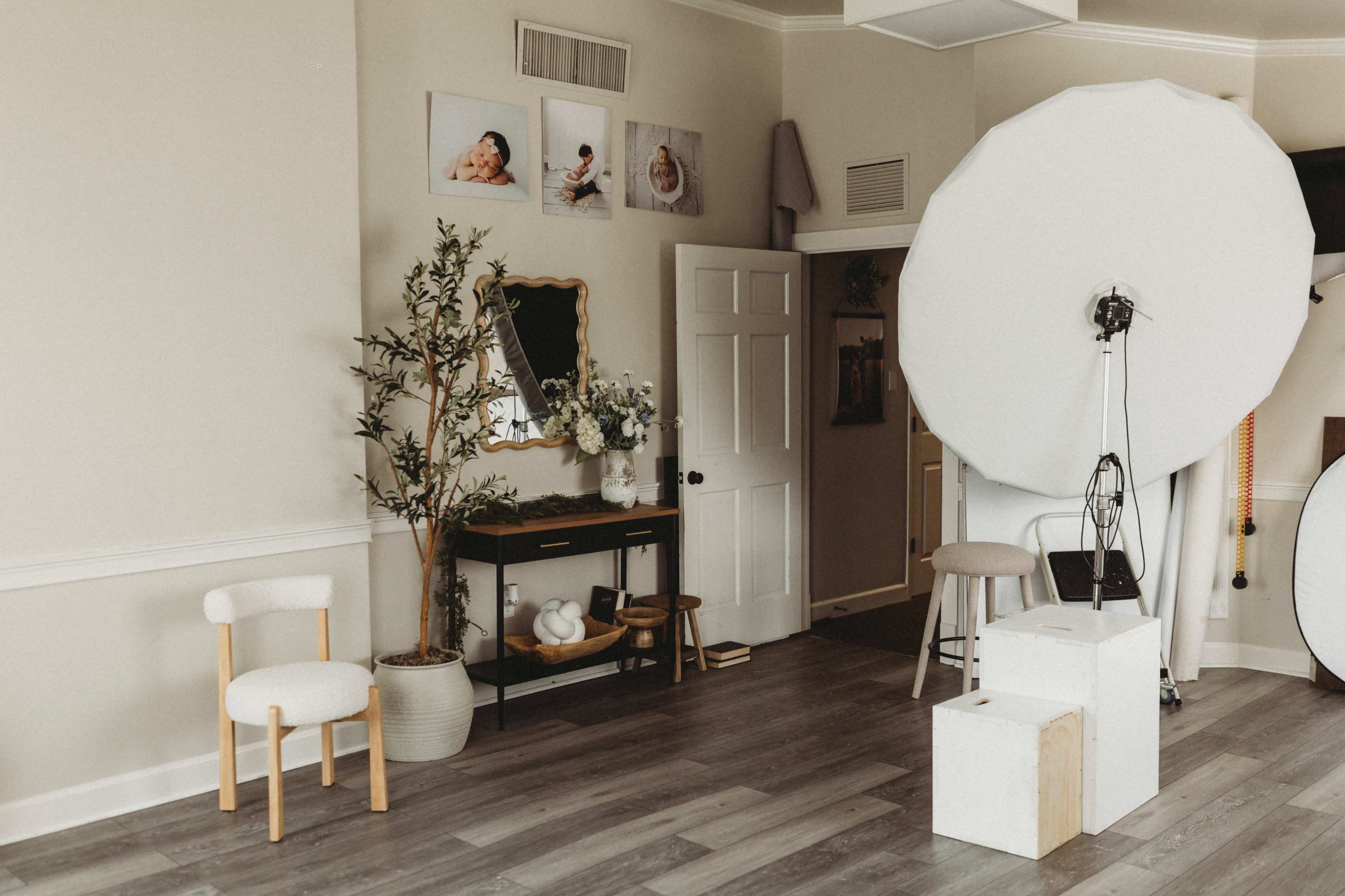 Light and airy photo studio Image in Lebanon, Lebanon, TN