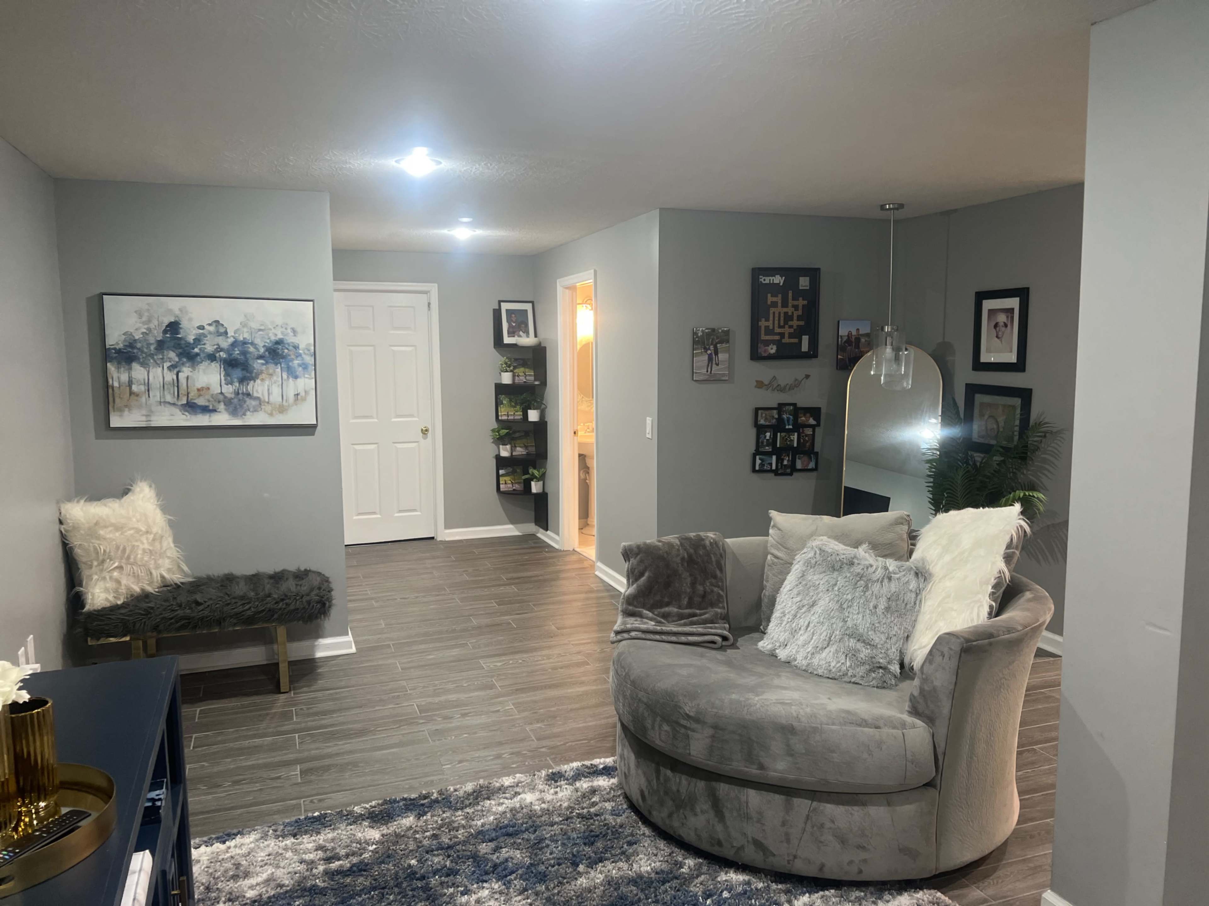 Bar & Lounge area in a beautiful, luxury home. Image in Waldorf, Waldorf, MD