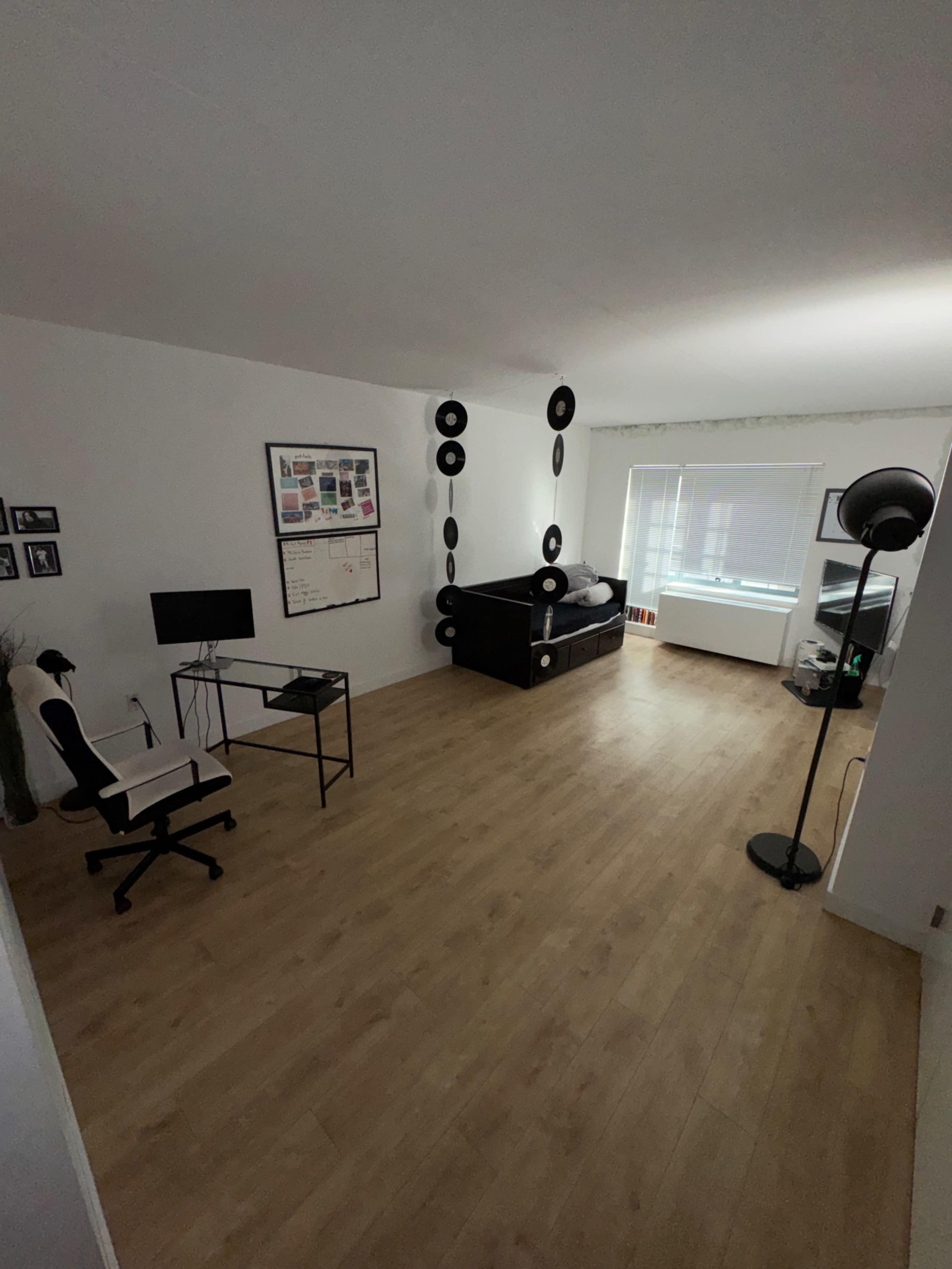 Minimalist Studio Apartment Image in Greenpoint, Brooklyn, NY