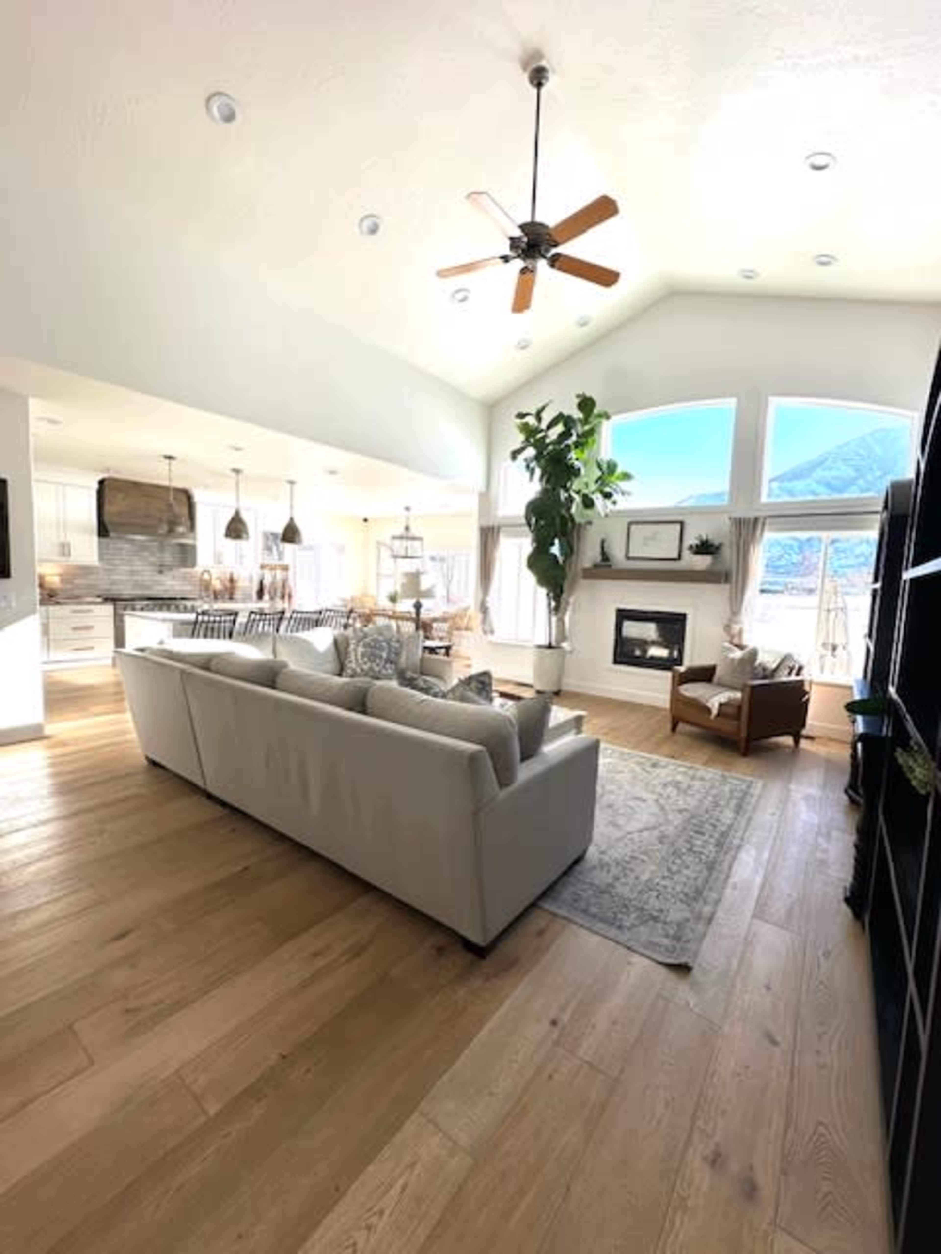 Light and Airy Home with Mountain Views Image in Mapleton, Mapleton, UT