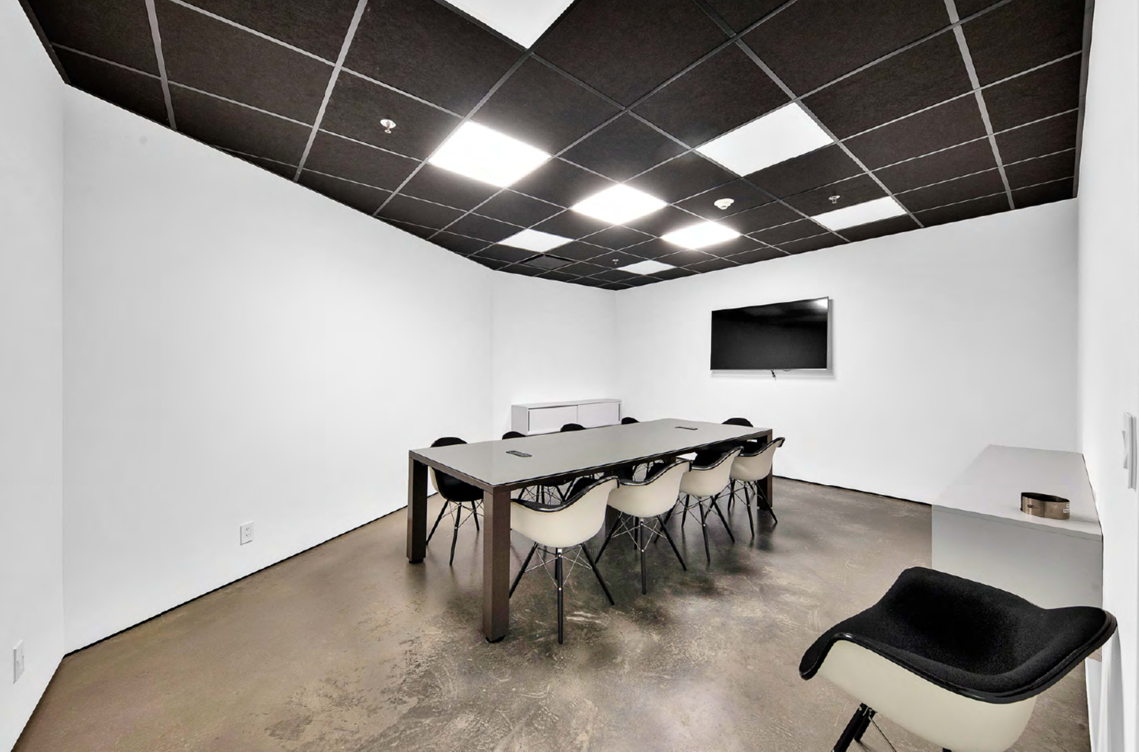 Modern Industrial Space Perfect for Versatile Gatherings Image in Harlem, New York, NY