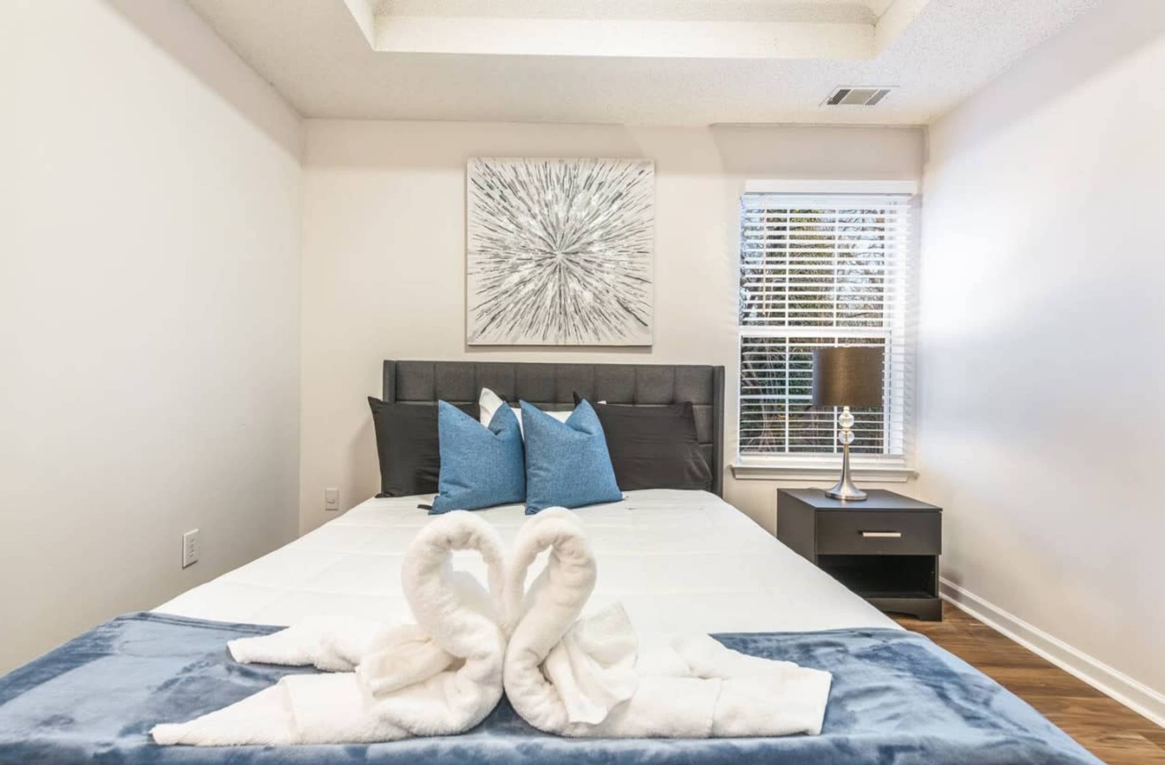 OG LLC | Luxury 3BR Decatur Home, Decatur, GA | Off-Site | Peerspace