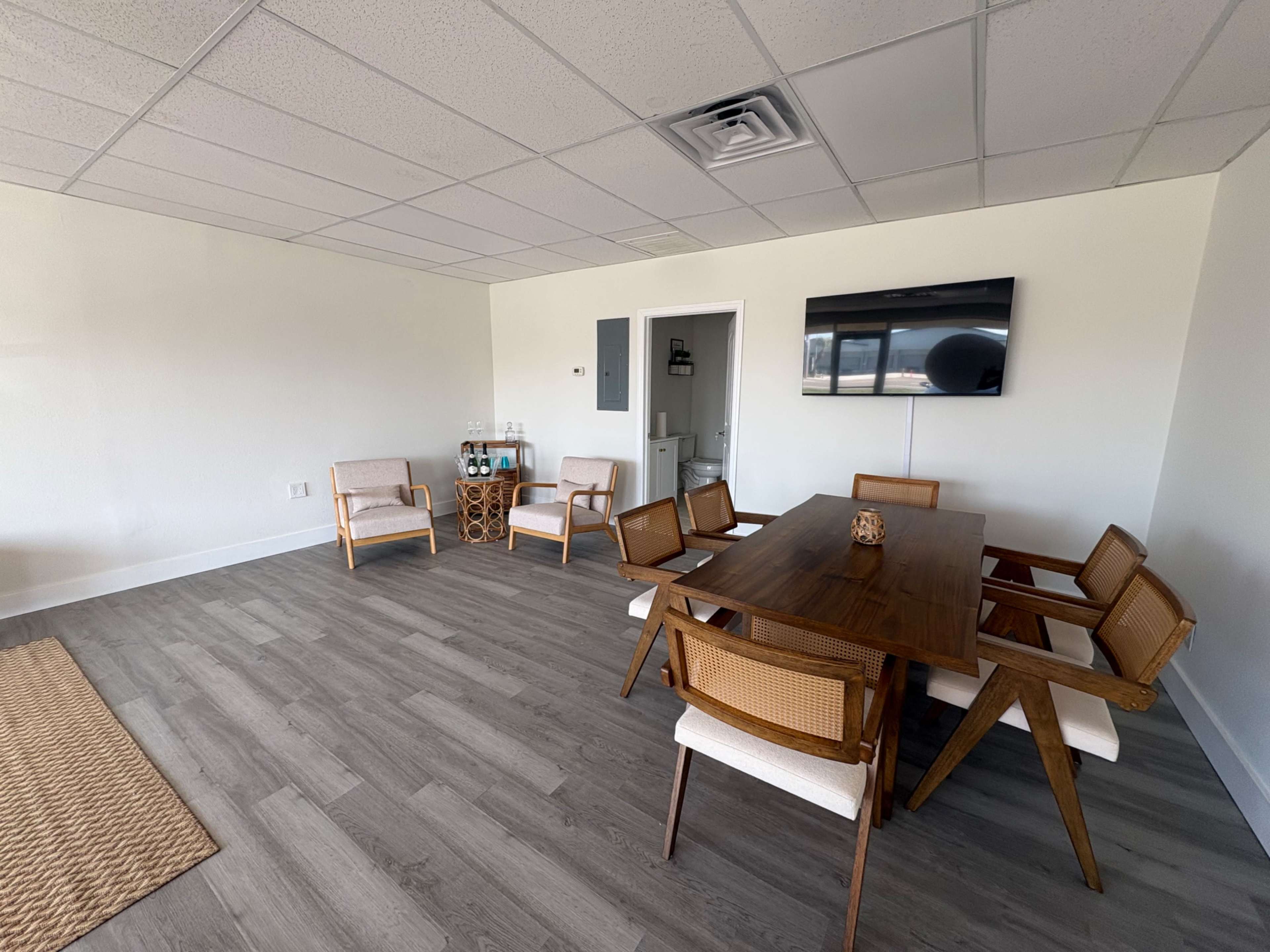 Seaside Space perfect for meetings or workshops! Image in Satellite Beach, Satellite Beach, FL