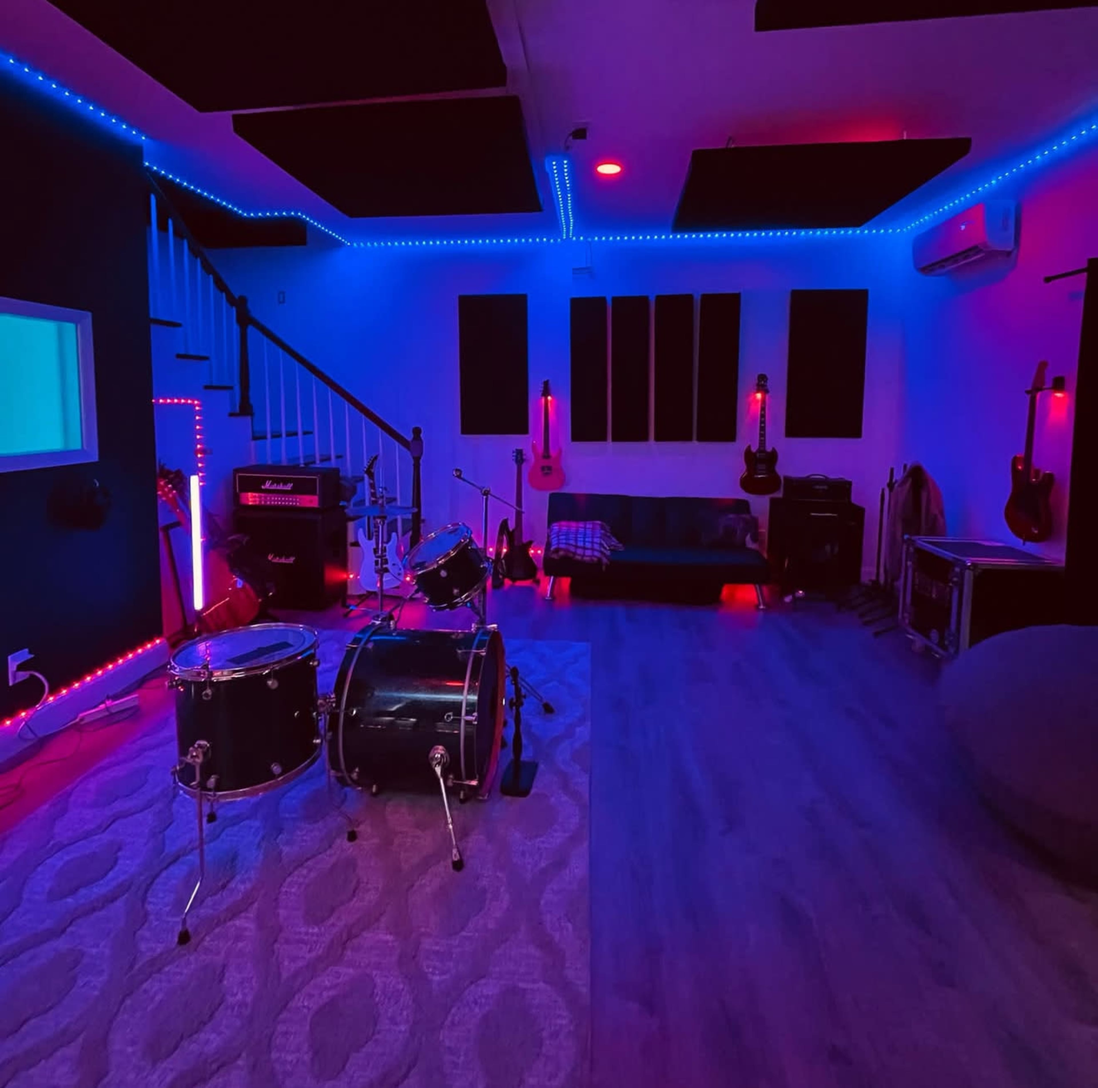 The Neighborhood Loft: Versatile, Modern & Vibey Image in Keansburg, Keansburg, NJ