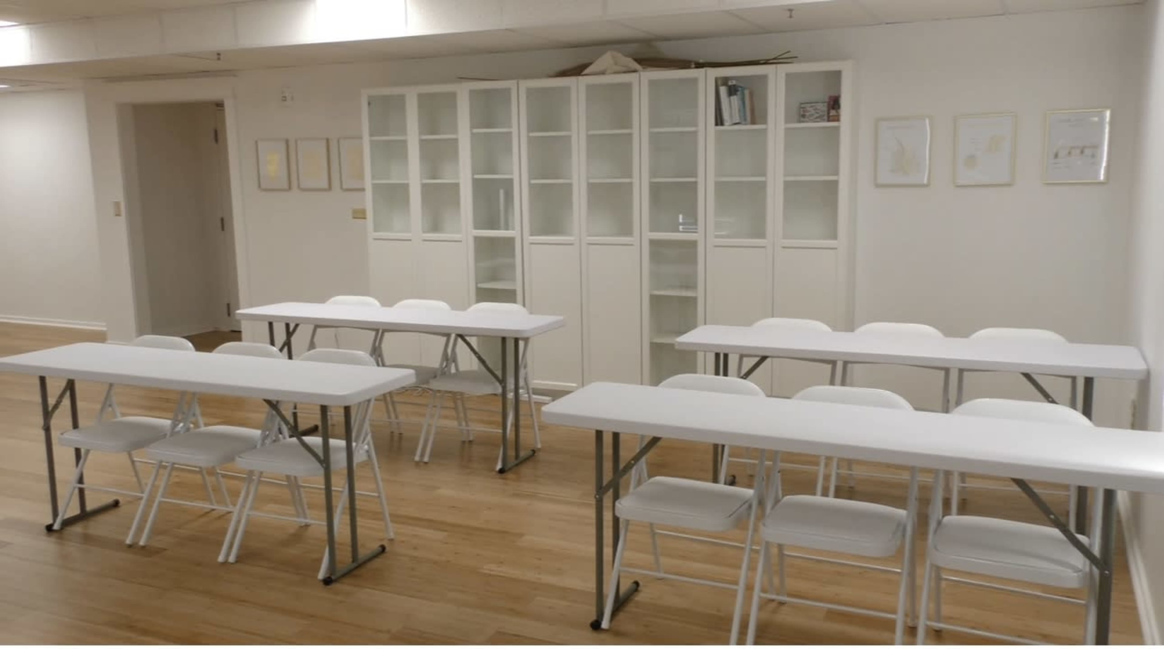 Luxe for all classroom experience.  Located in a busy neighborhood, this classroom sets the tone for any beauty professional. Image in Daly City, Daly City, CA