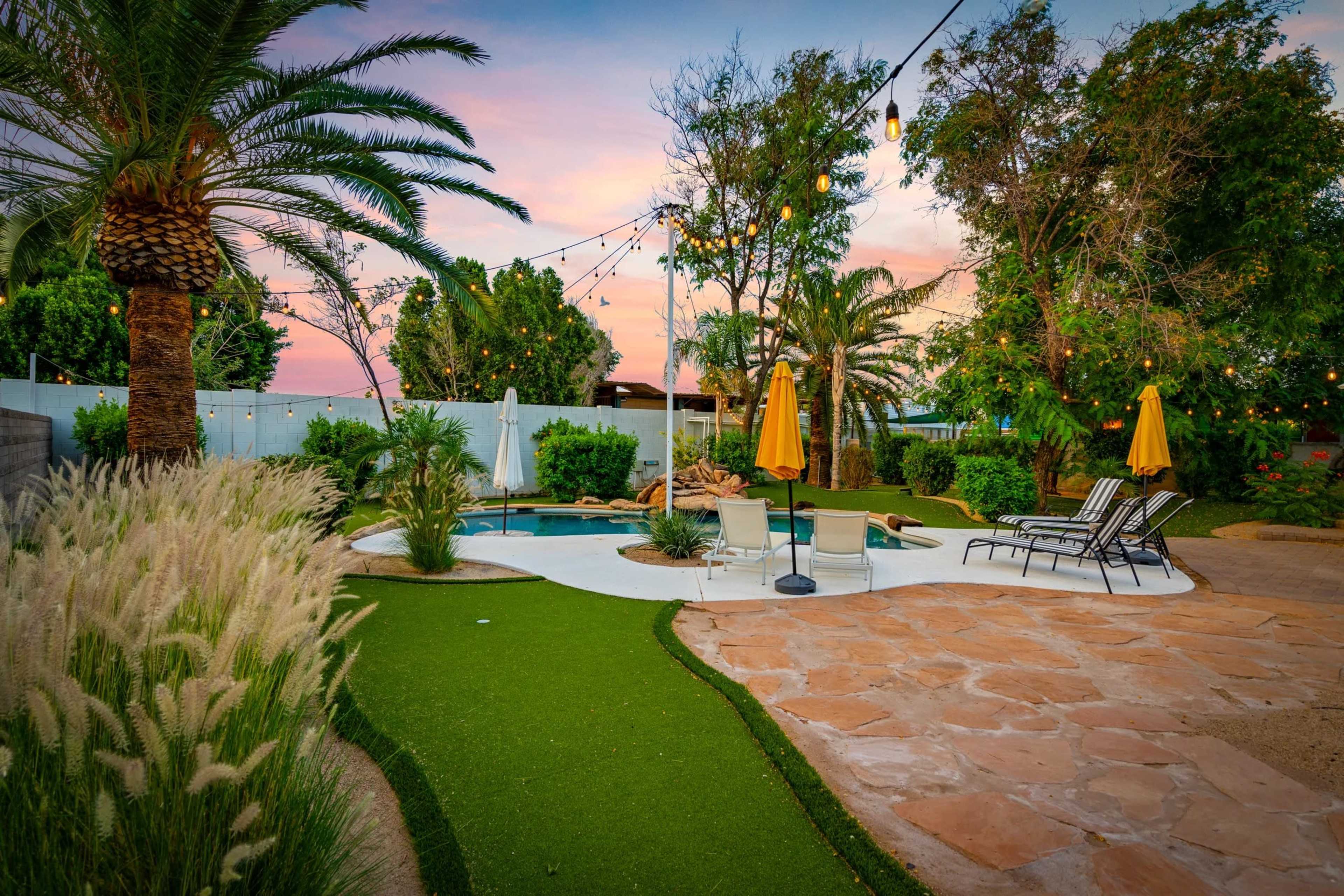 Paradise in the desert? Yup. Plus MINI GOLF! Image in Paradise Valley Village, Phoenix, AZ