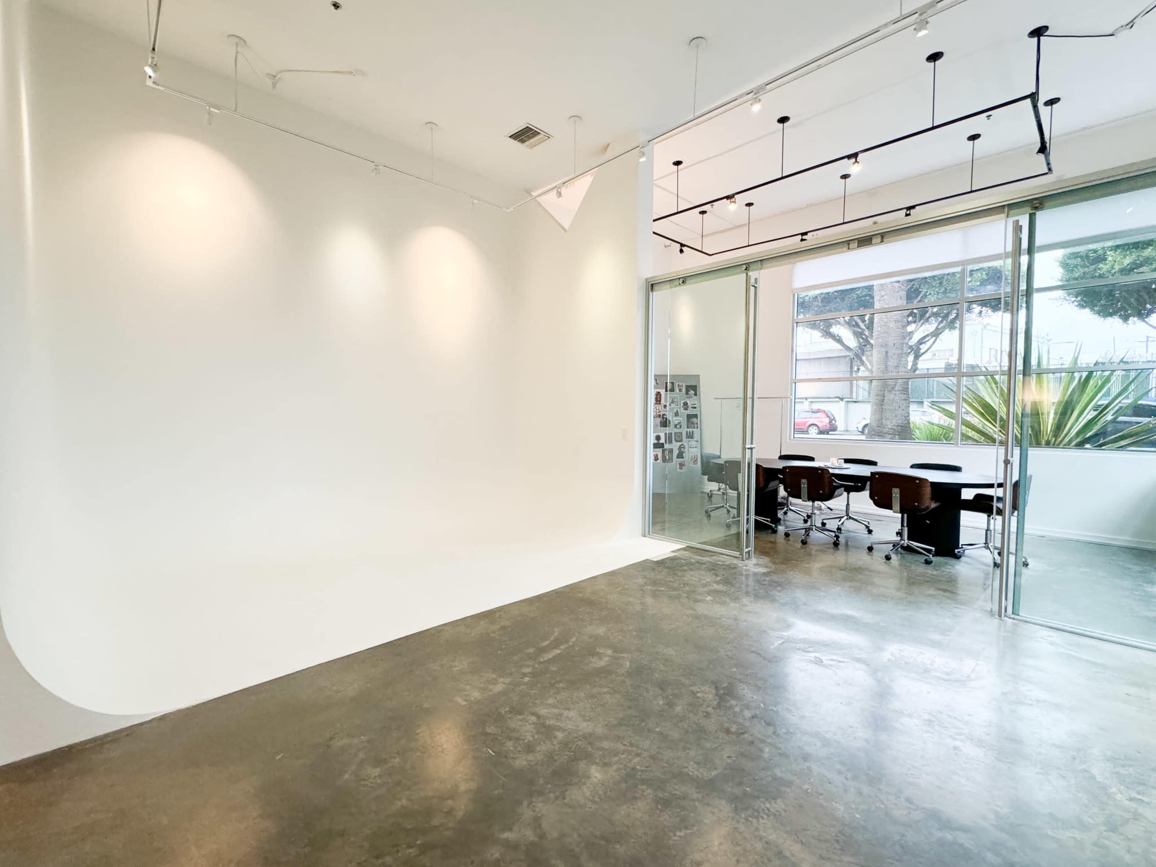 Venice Photo Studio with Beautiful Natural Light and Double Cyc Wall Image in Venice, Venice, CA