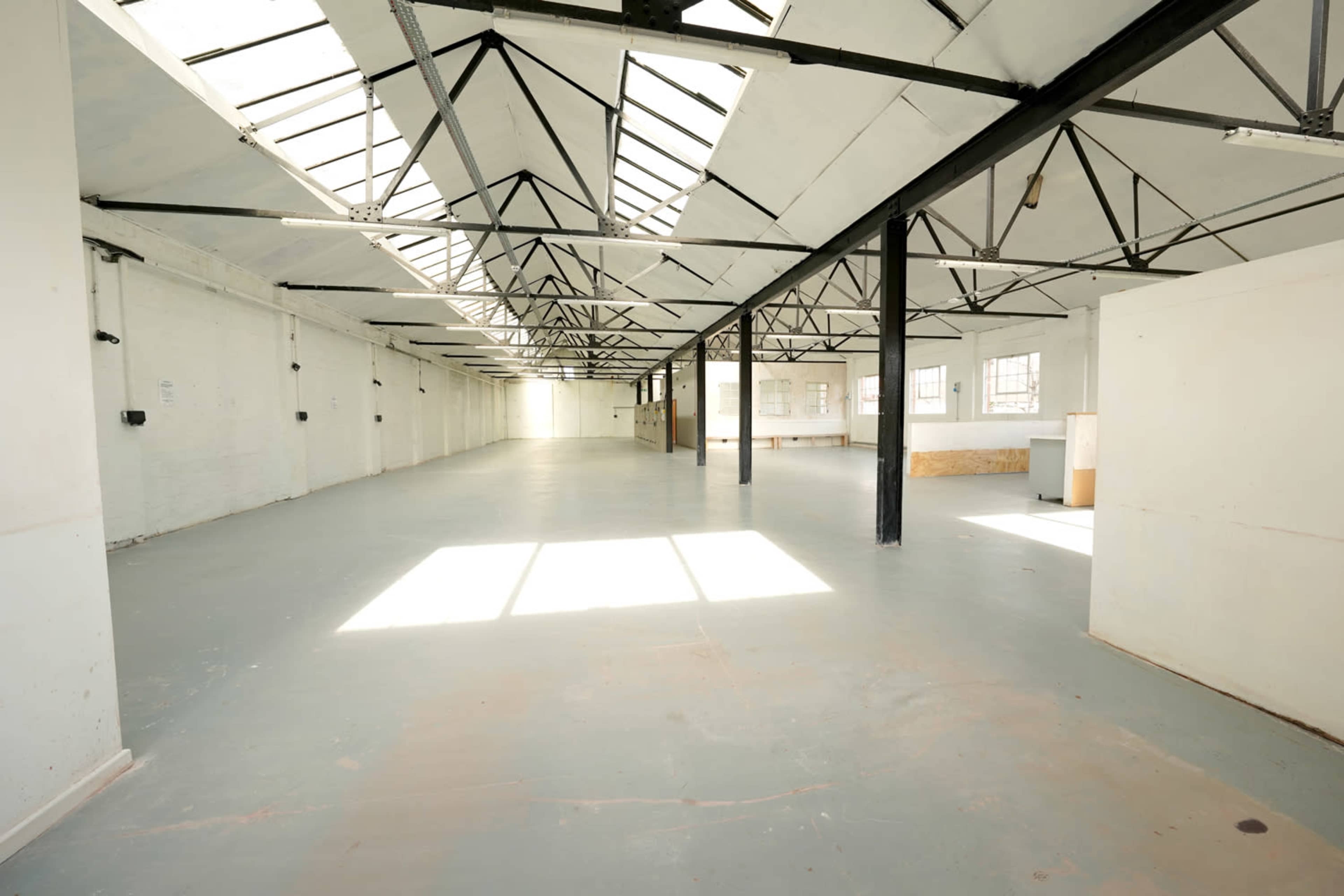 Large white warehouse with natural light Image in London, London, ENG