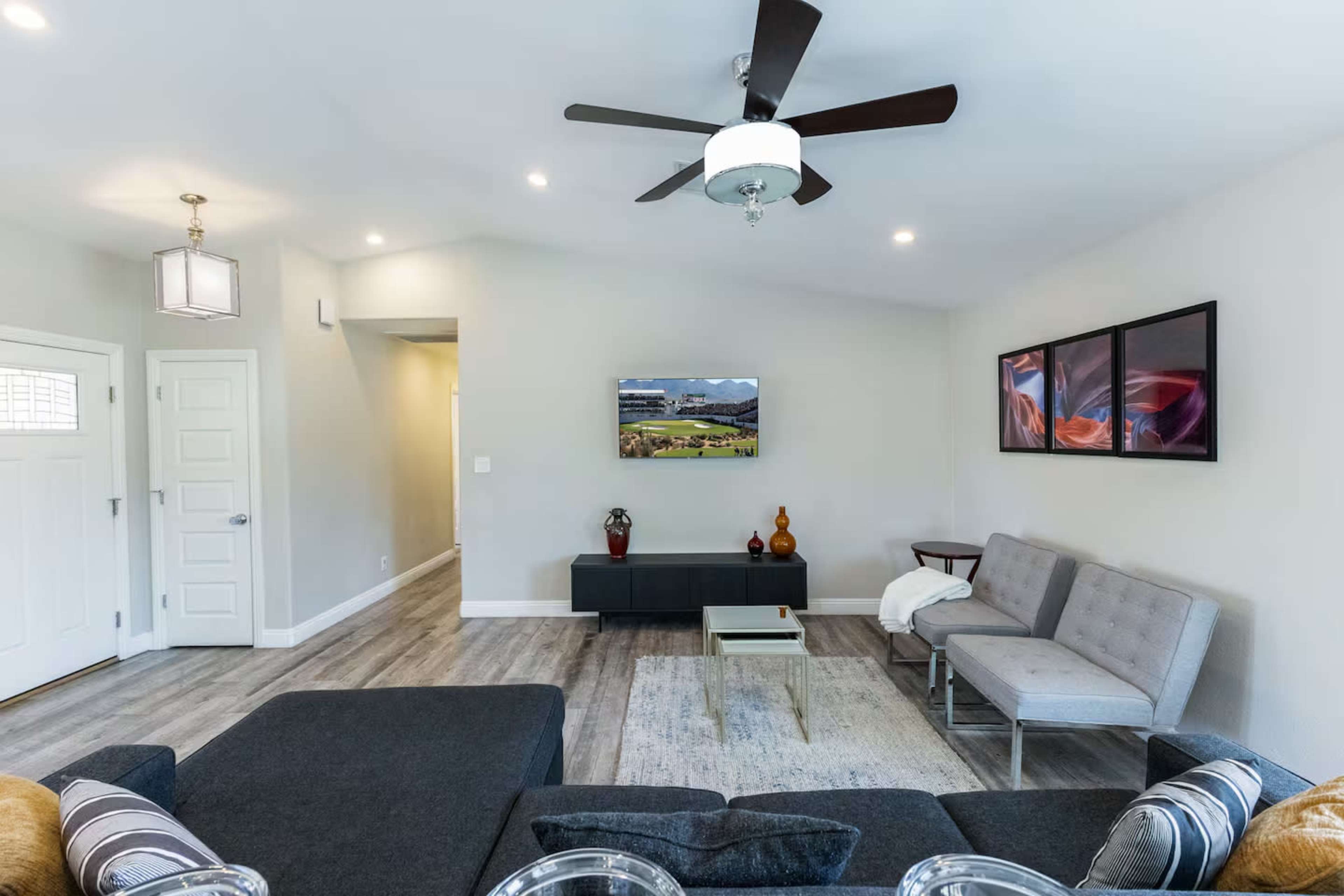 Scottsdale Paradise – Modern Home for Productions & Meetings Image in Scottsdale Vista No. 02, Scottsdale, AZ