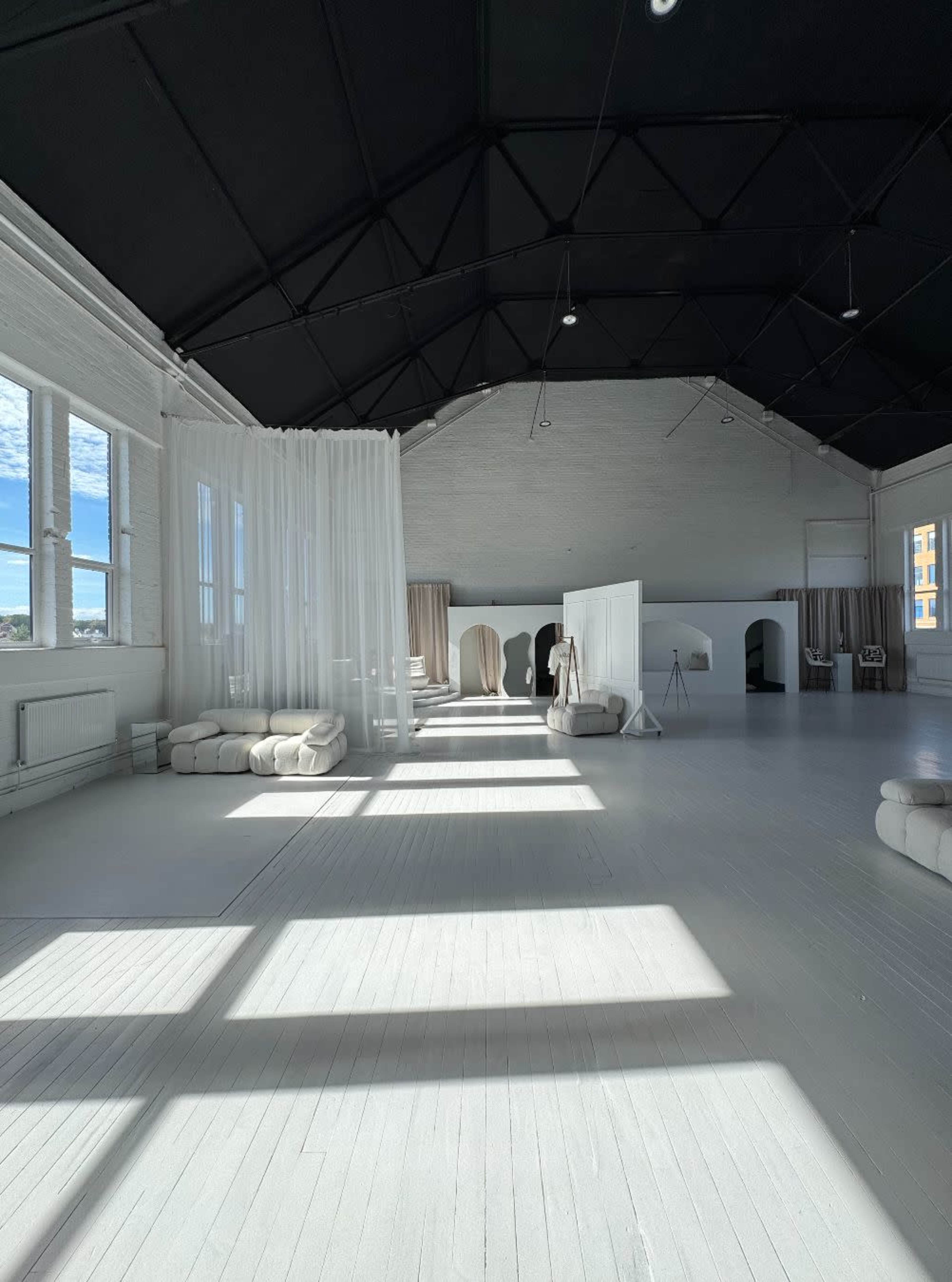 No Fitler Studios Photography Studio Image in Birkenhead, Liverpool, ENG