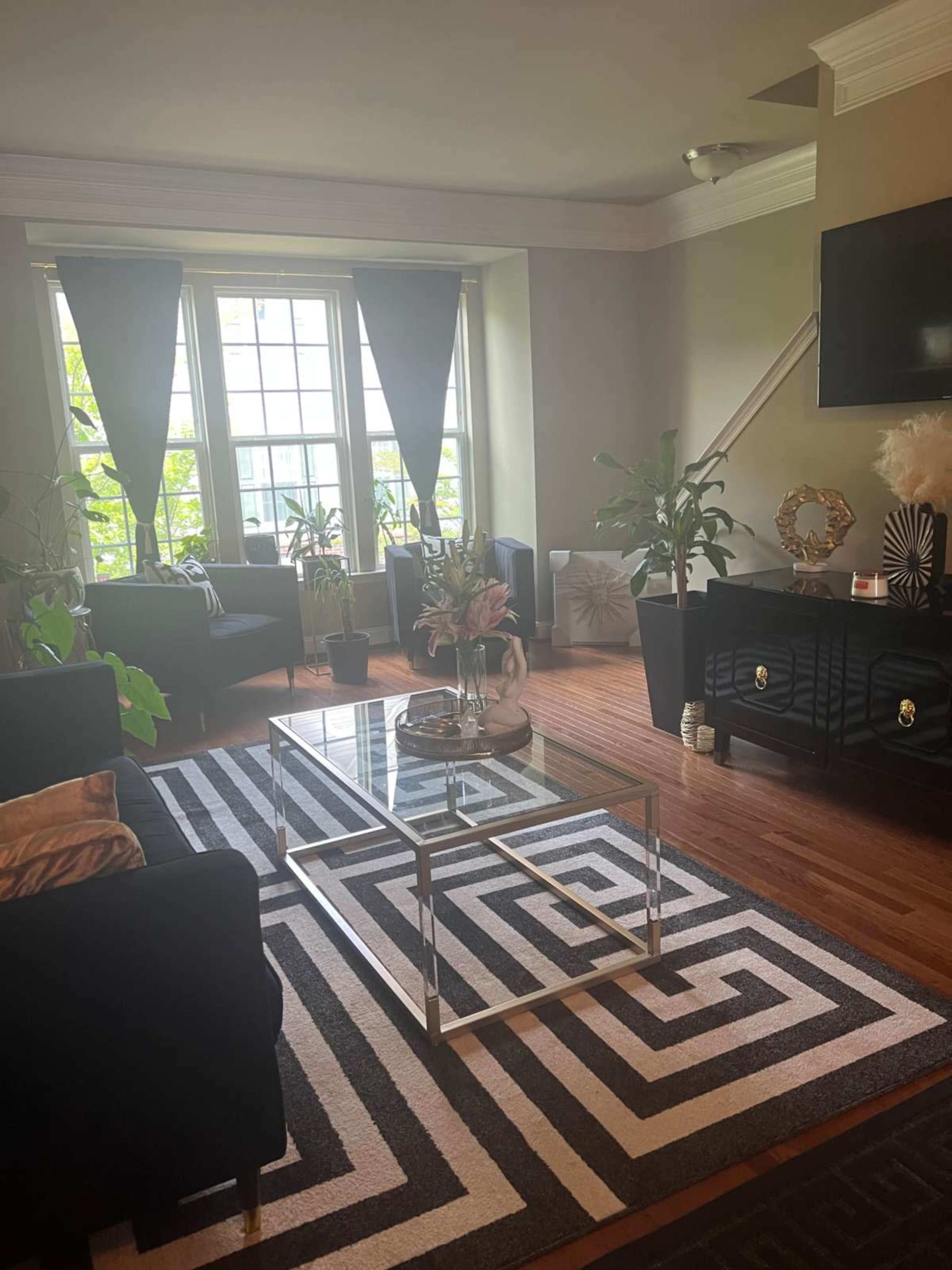 Luxury Townhome suitable for photography Image in Triangle, Triangle, VA