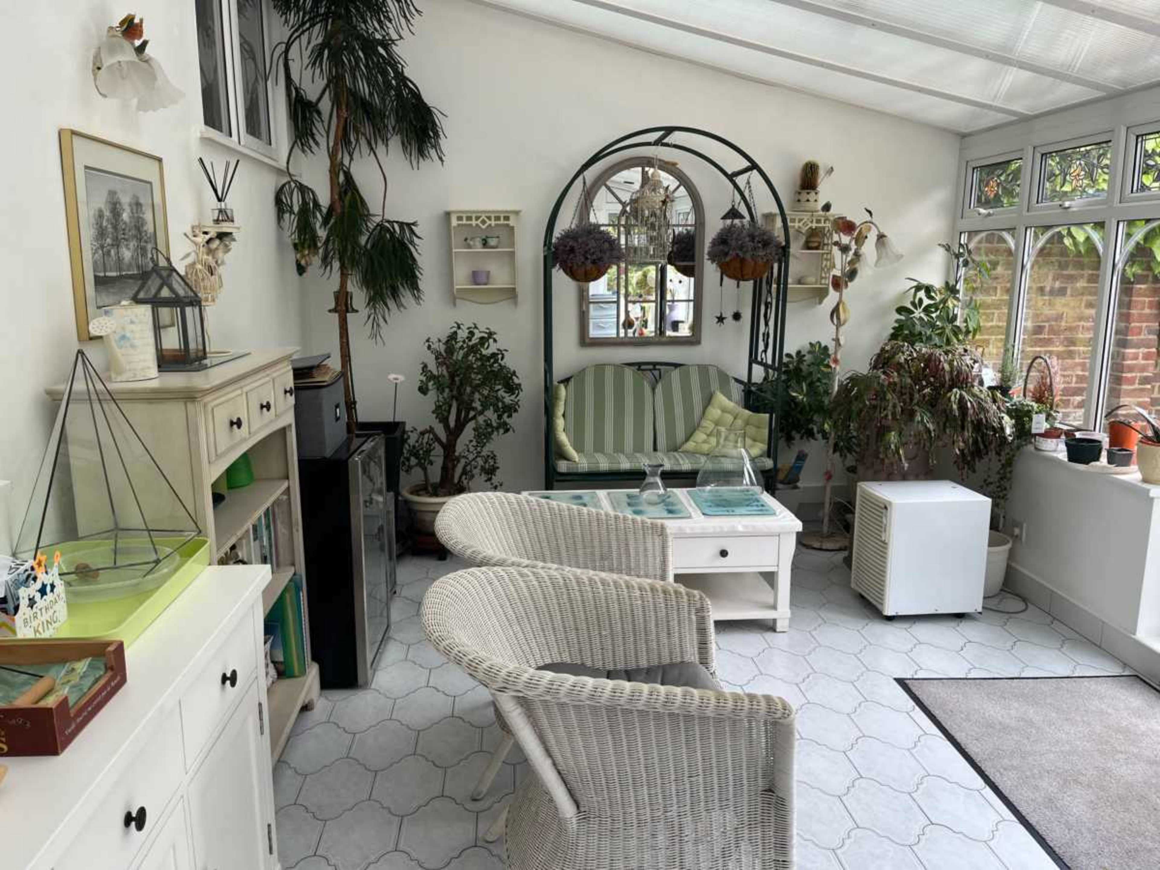 Suburban spacious family home with magical garden Image in Croydon, Croydon, ENG